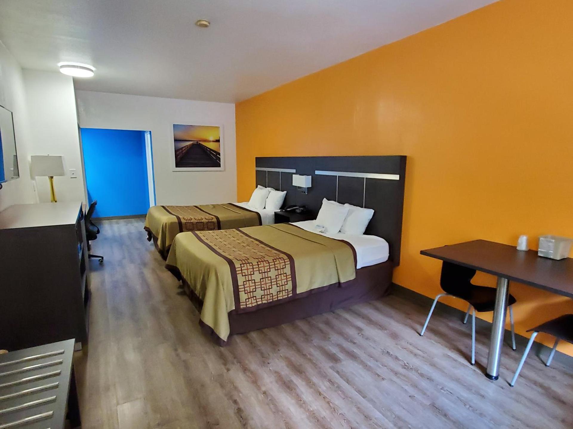 Days Inn by Wyndham Lexington photo 12