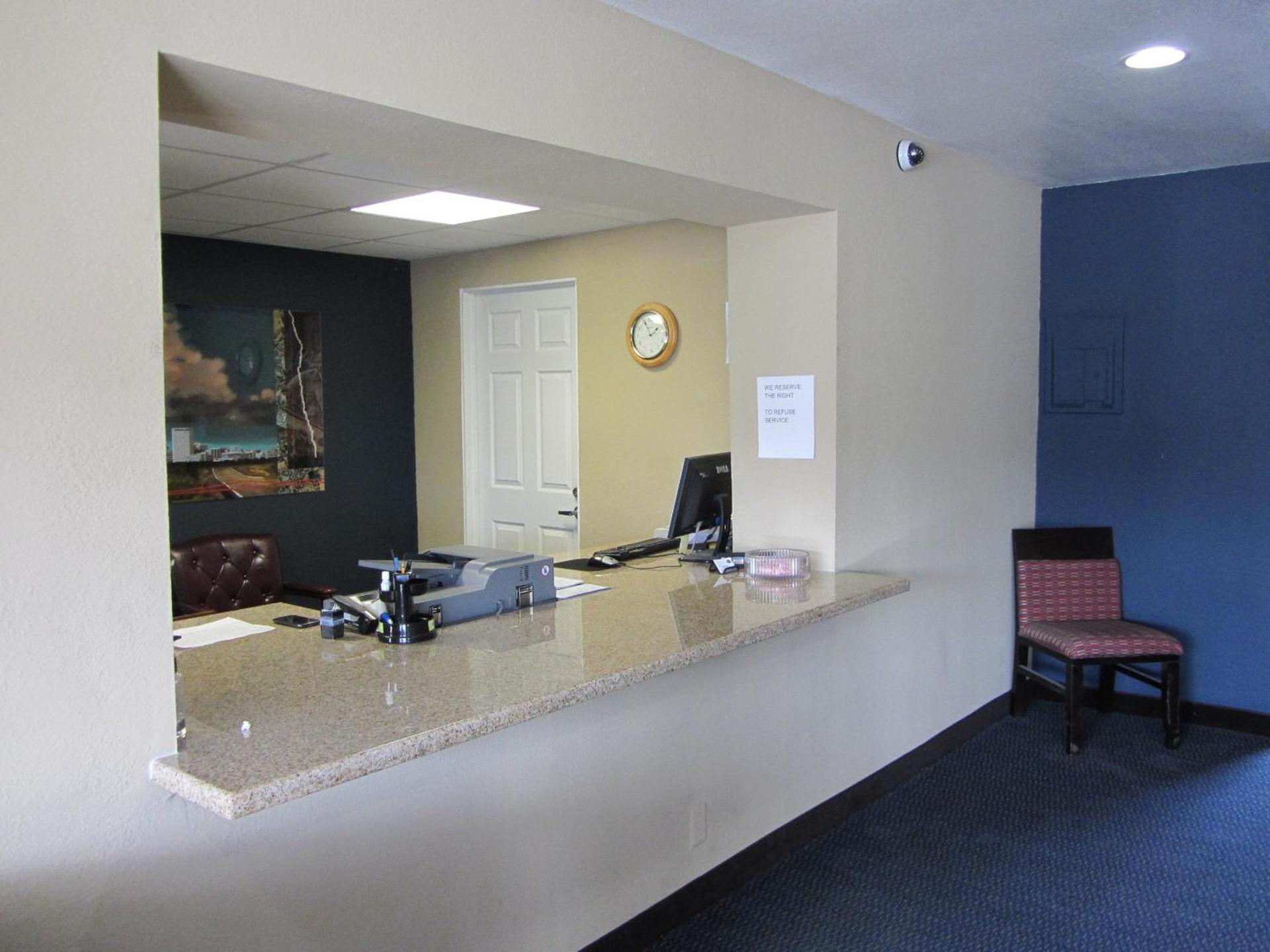 Howard Johnson by Wyndham Odessa TX photo 2