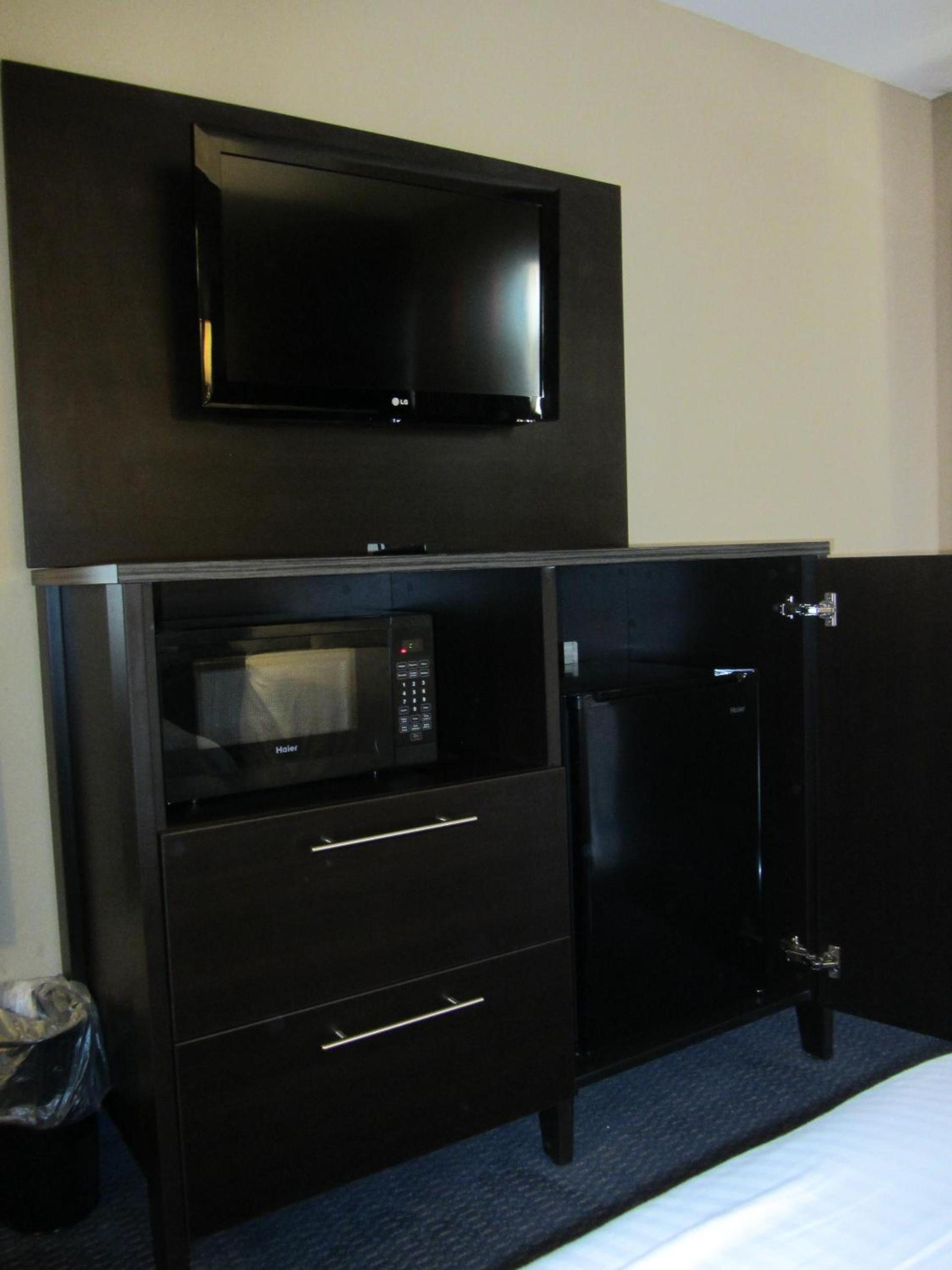 Howard Johnson by Wyndham Odessa TX photo 8