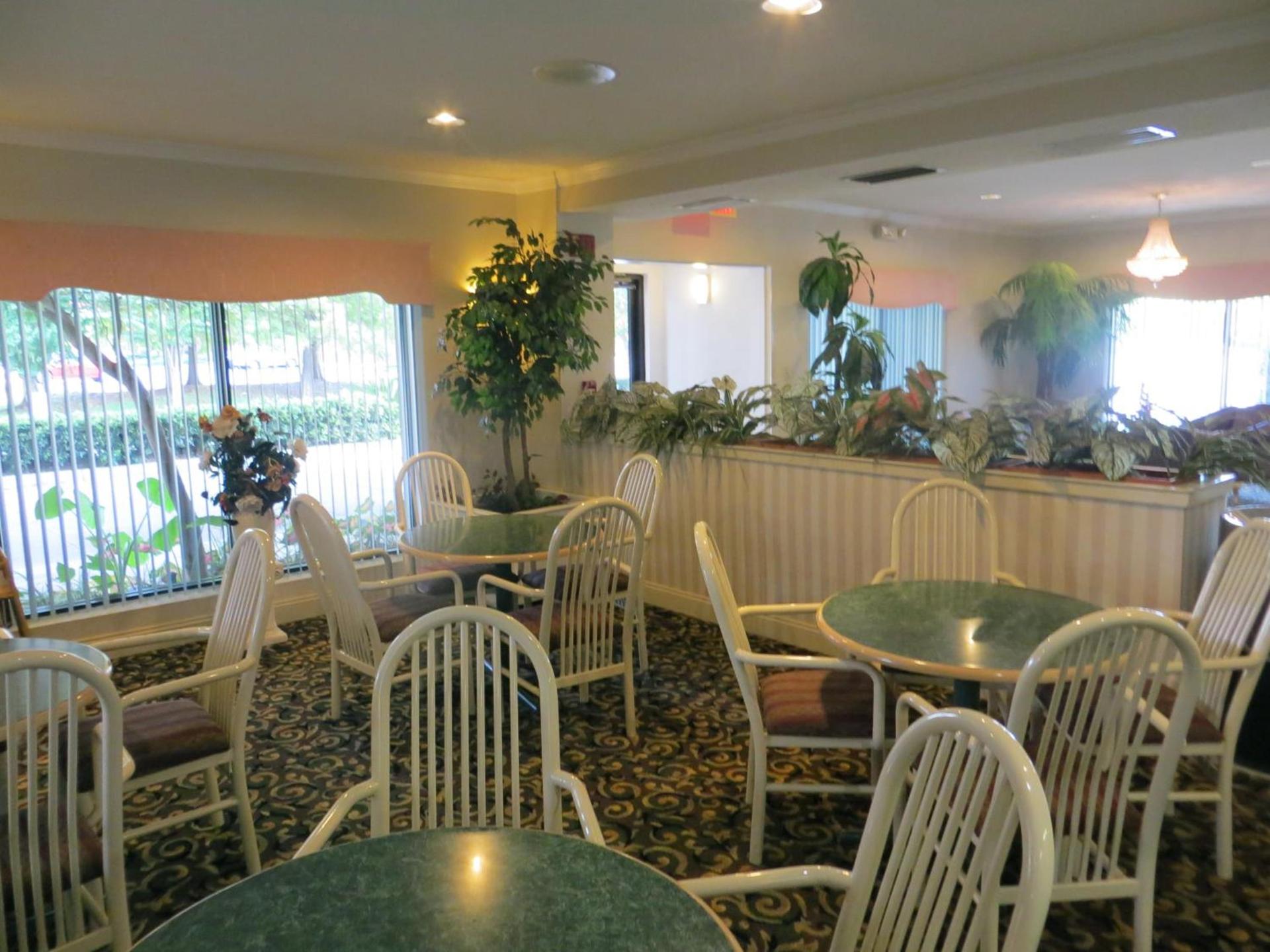 Fairview Inn & Suites Mobile photo 12