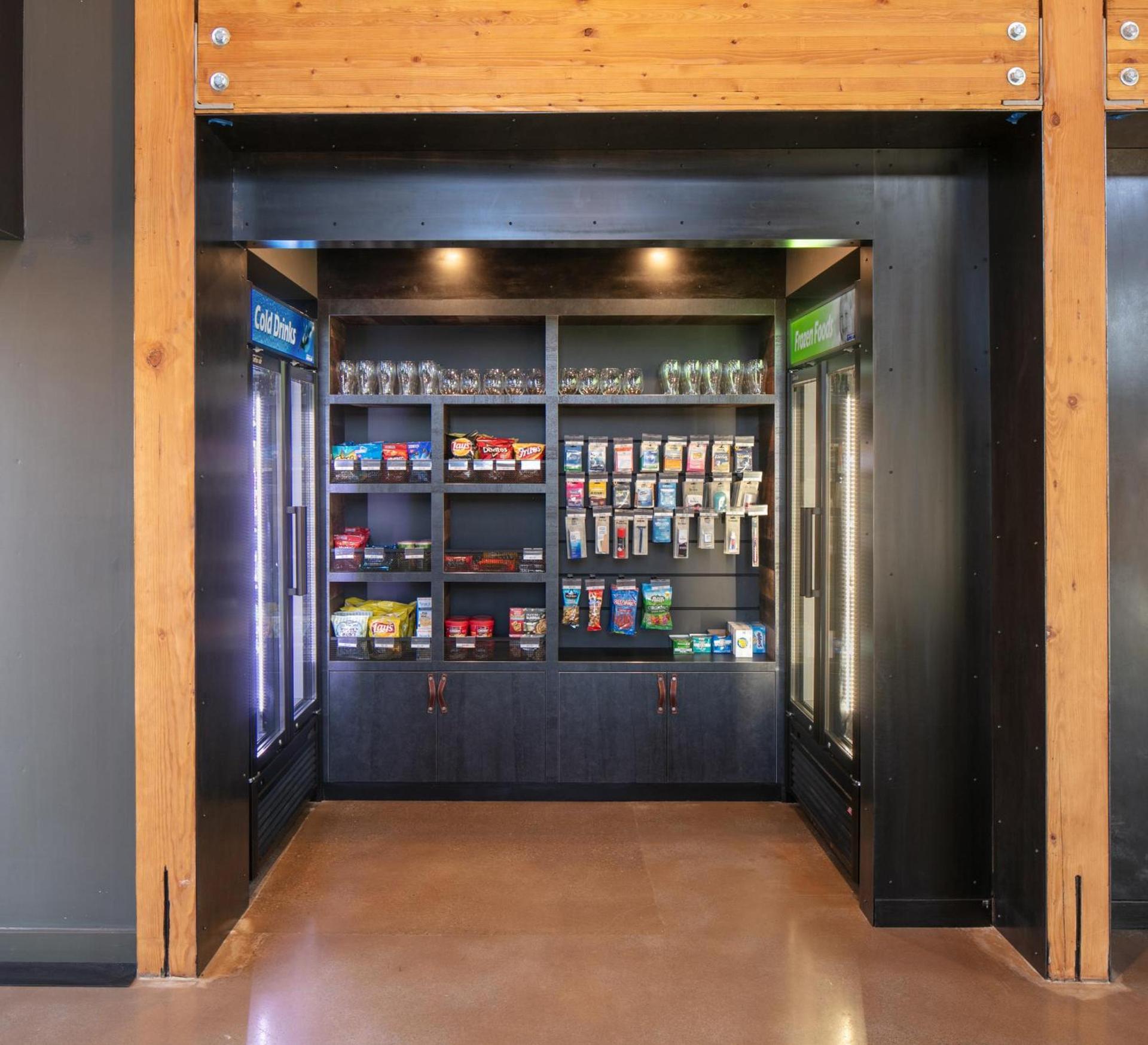 Waypoint Hotel photo 42