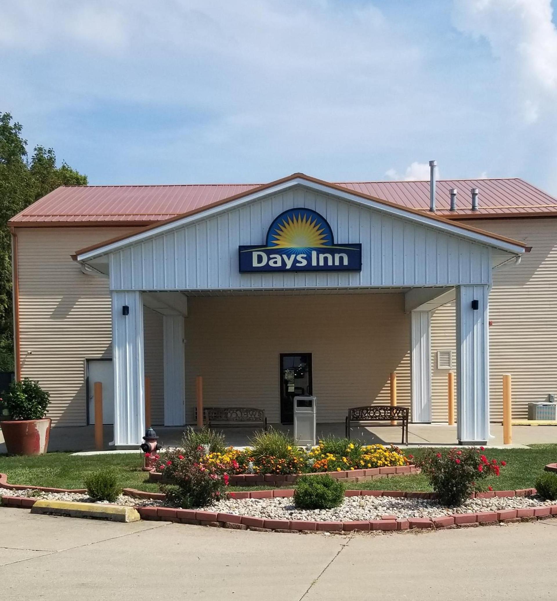 Days Inn by Wyndham Springfield photo 5