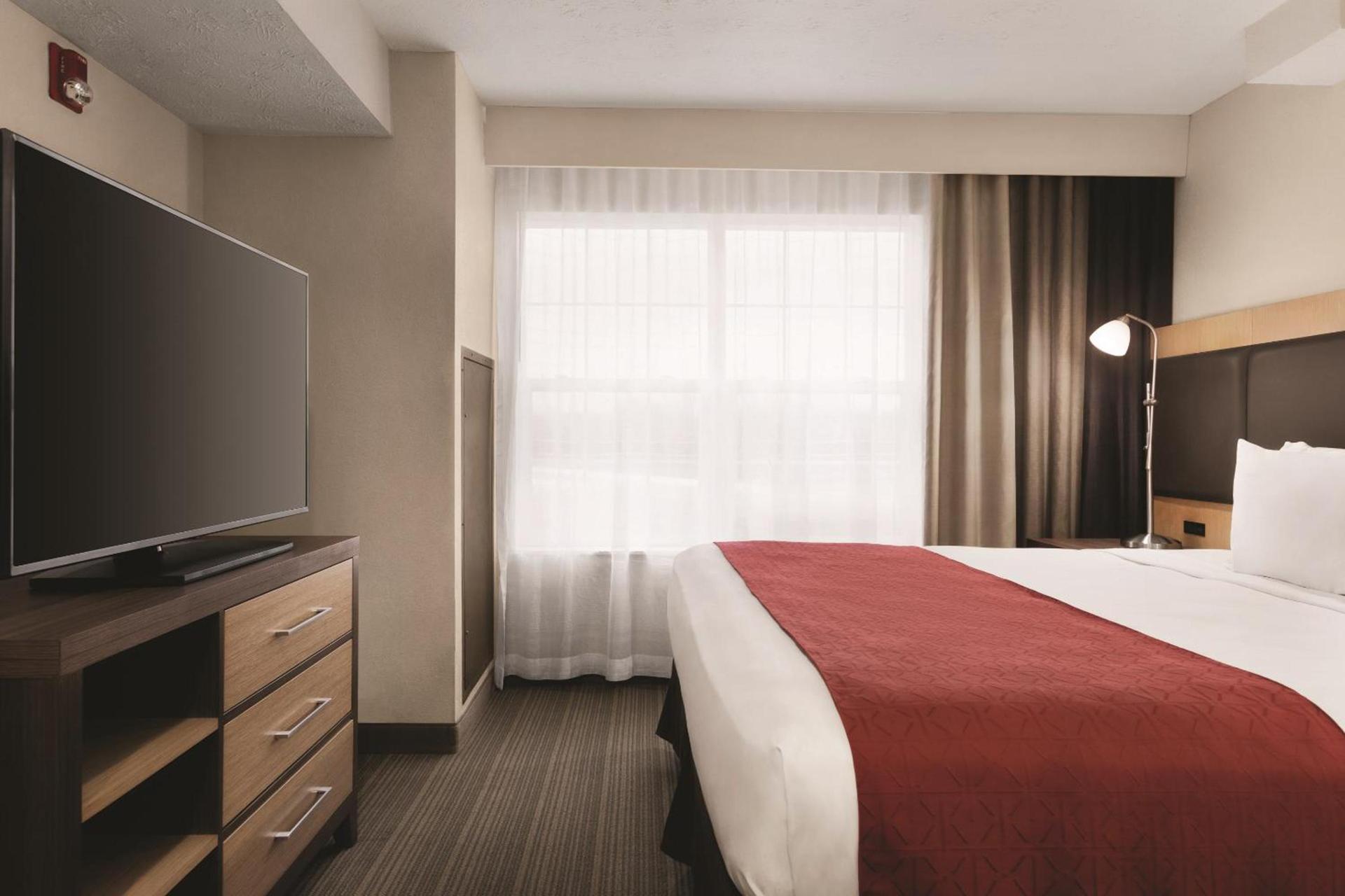 Country Inn & Suites by Radisson, Beavercreek-Dayton photo 32