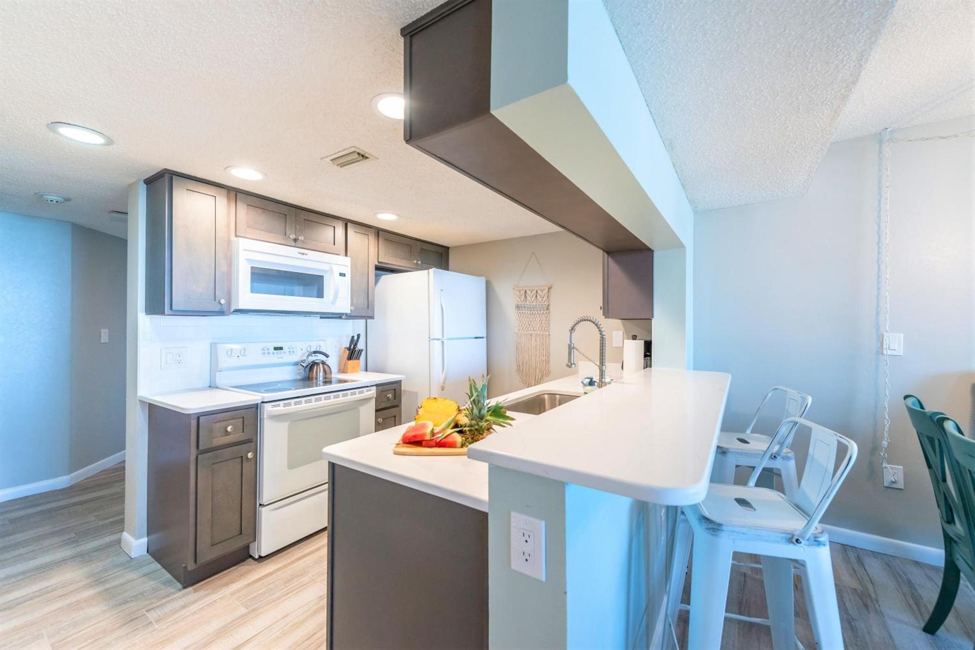 Cape Winds - Oceanfront Pool, Tennis & Sauna Condos near Port Canaveral photo 16