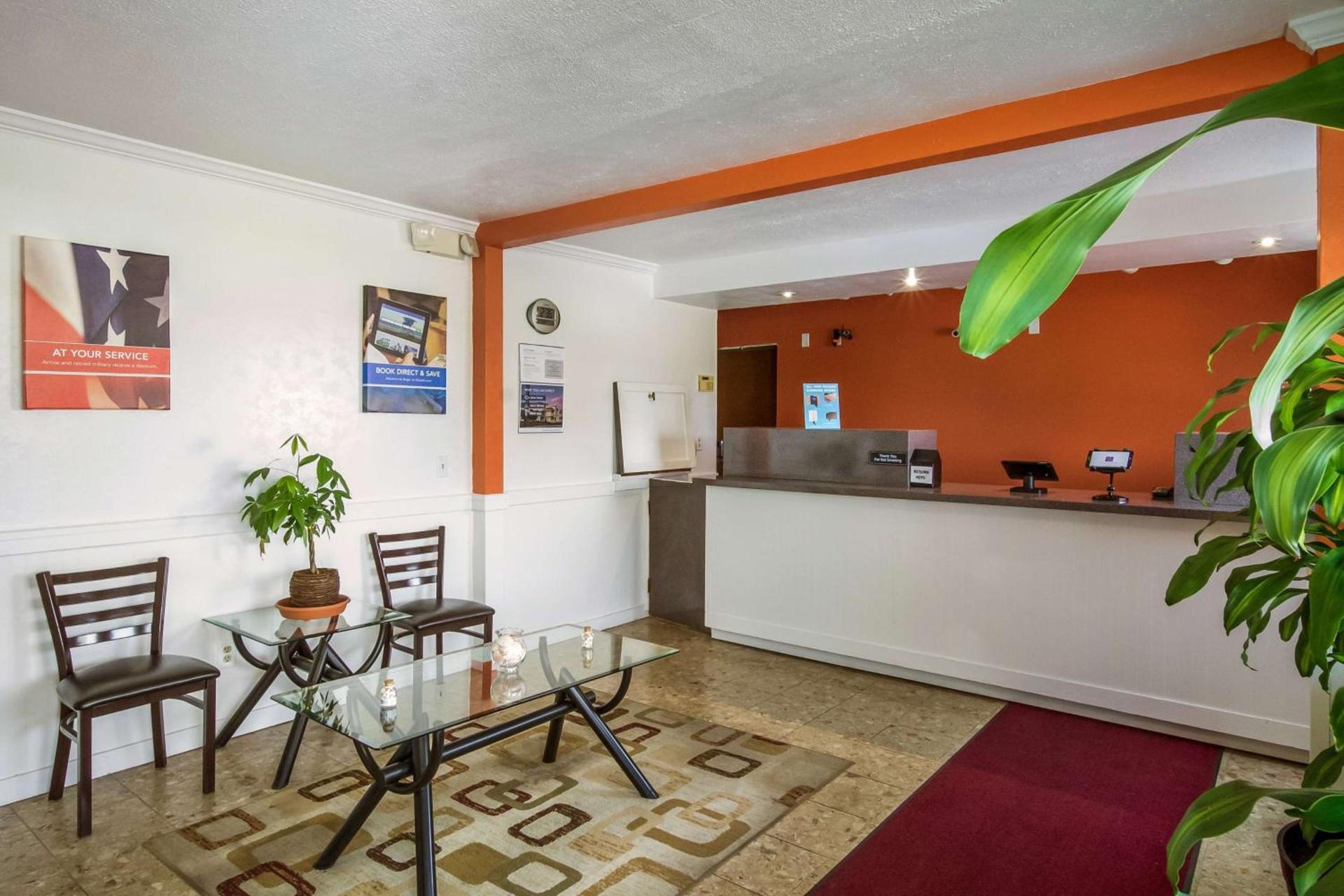 Motel 6-Rossford, OH photo 20