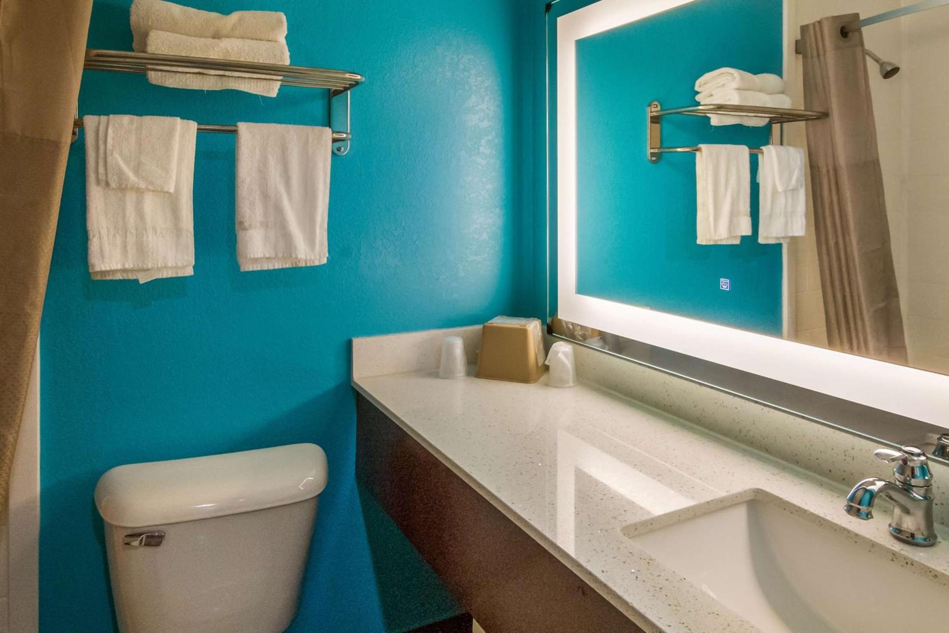 Motel 6-Rossford, OH photo 16