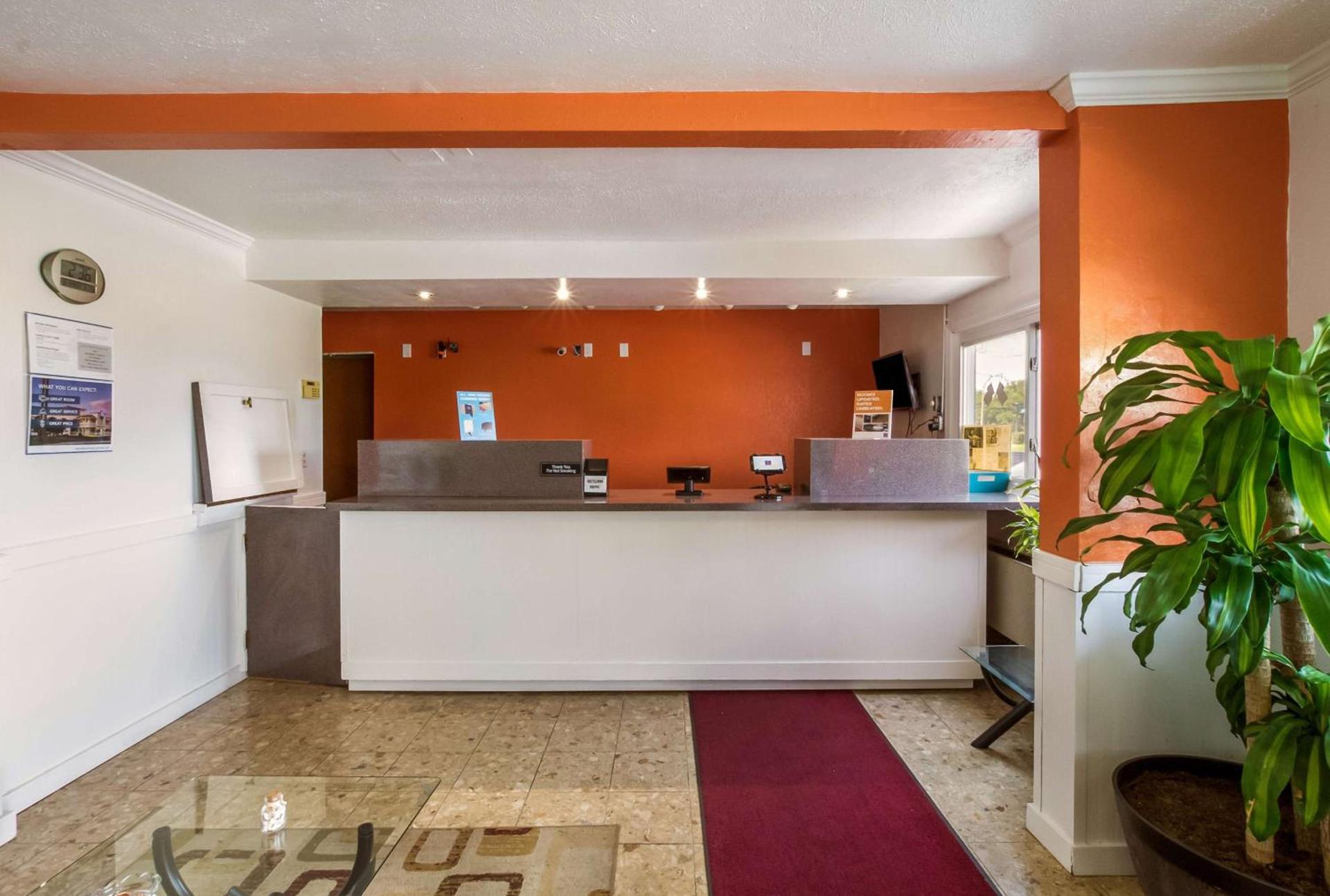 Motel 6-Rossford, OH photo 21