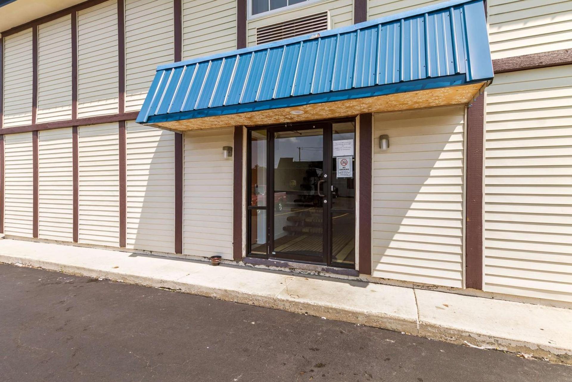 Motel 6-Rossford, OH photo 3