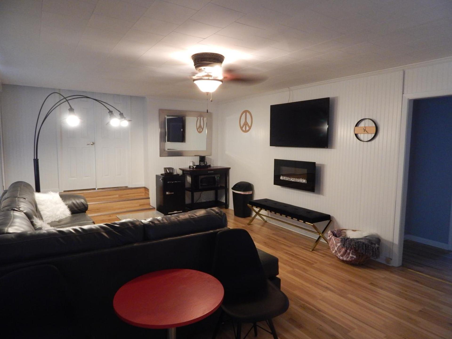 Sunset Motel photo 67