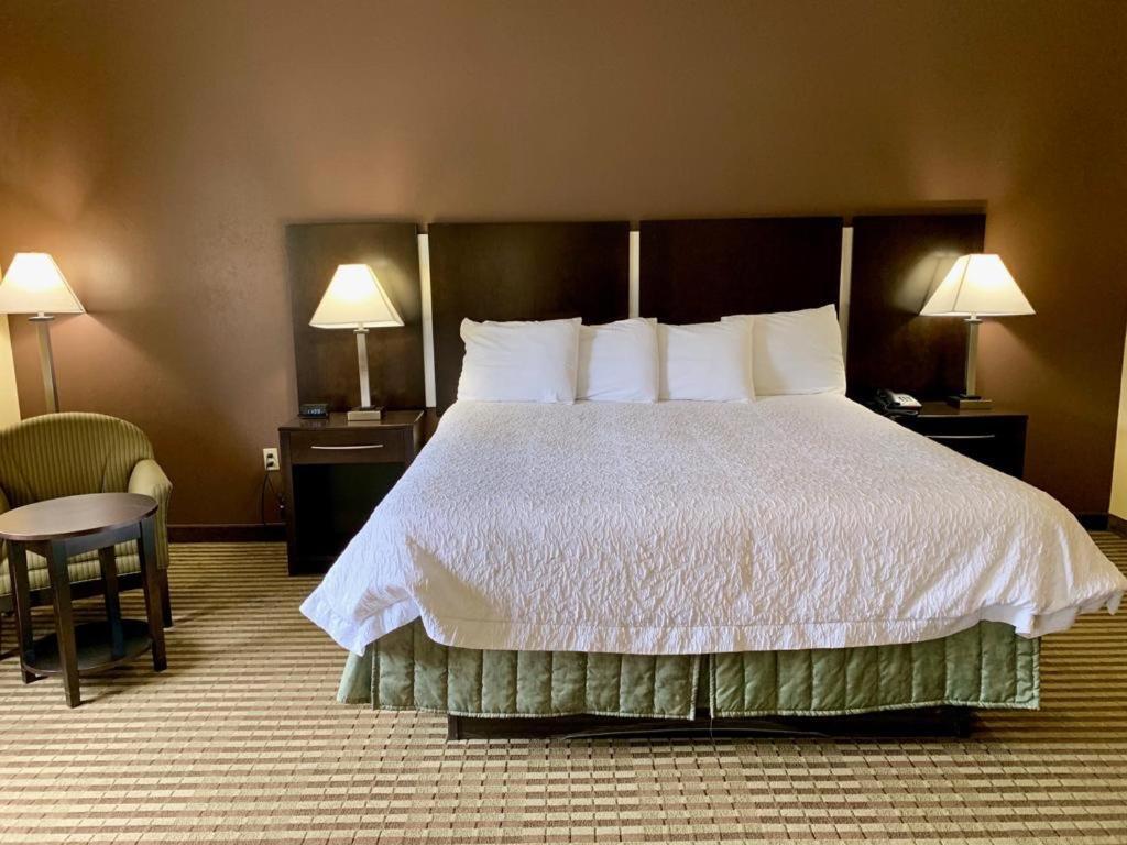 Whitney Inn & Suites photo 4