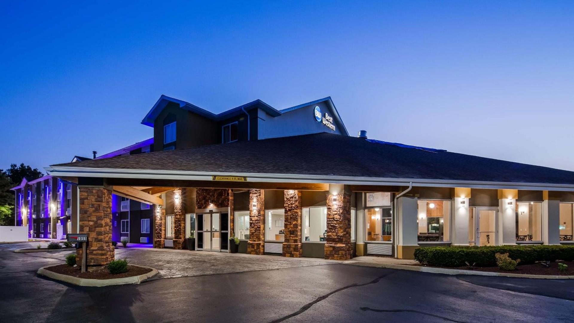 Best Western DeWitt photo 1
