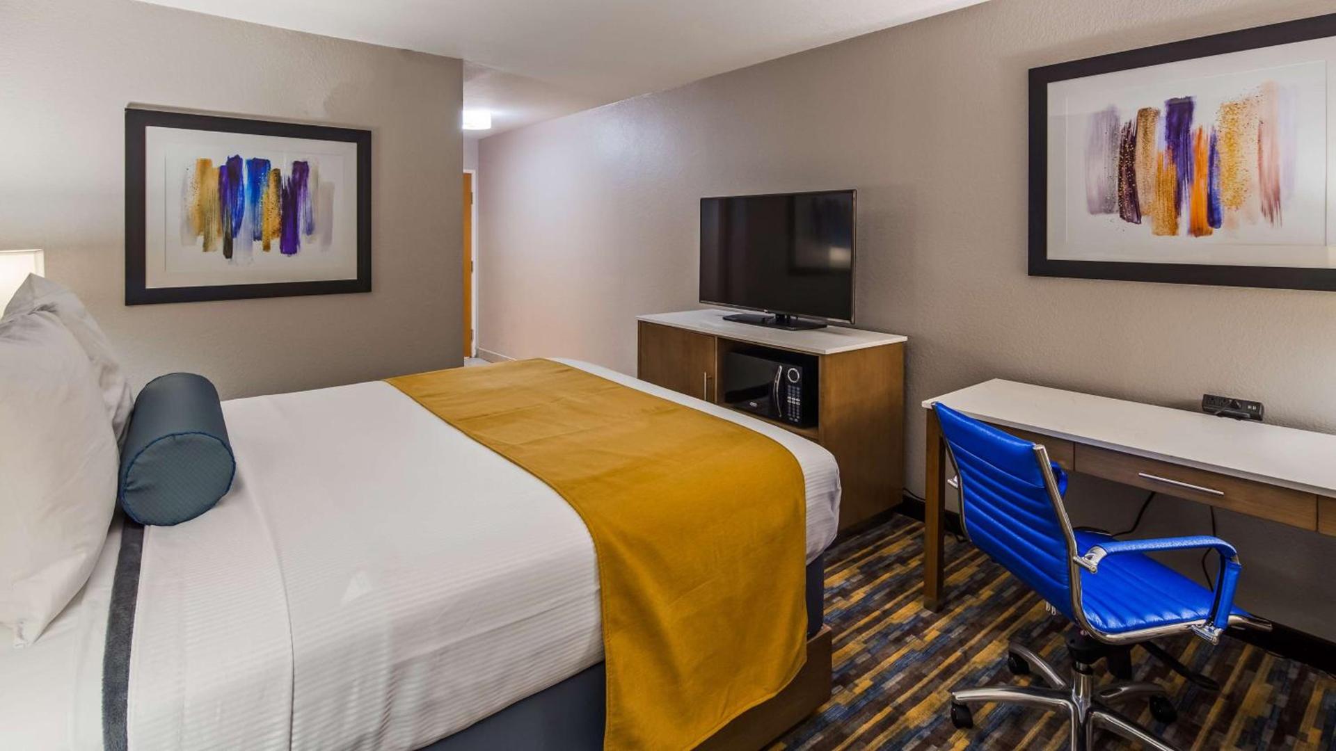 Best Western DeWitt photo 12