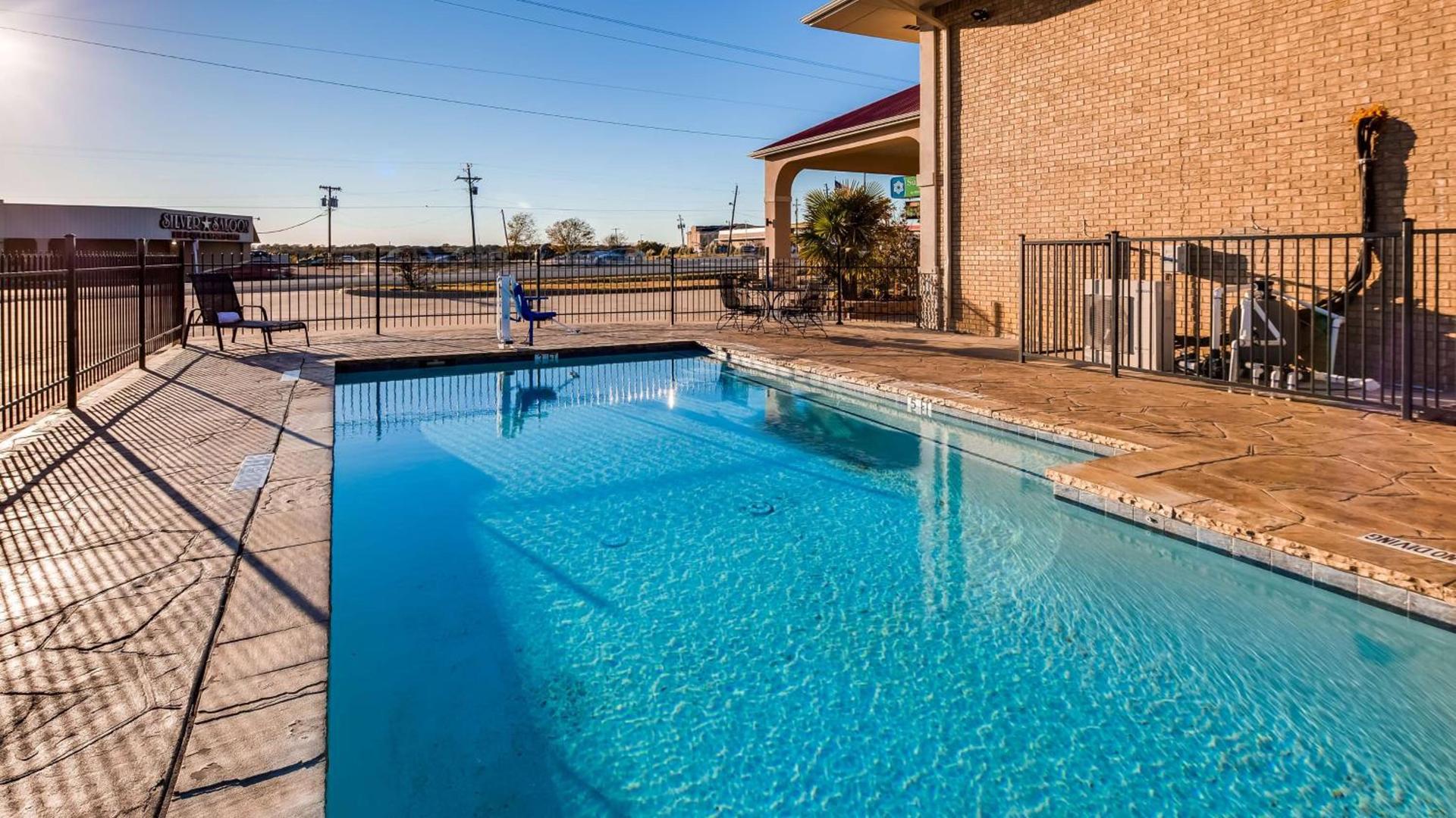 SureStay Hotel by Best Western Terrell photo 6