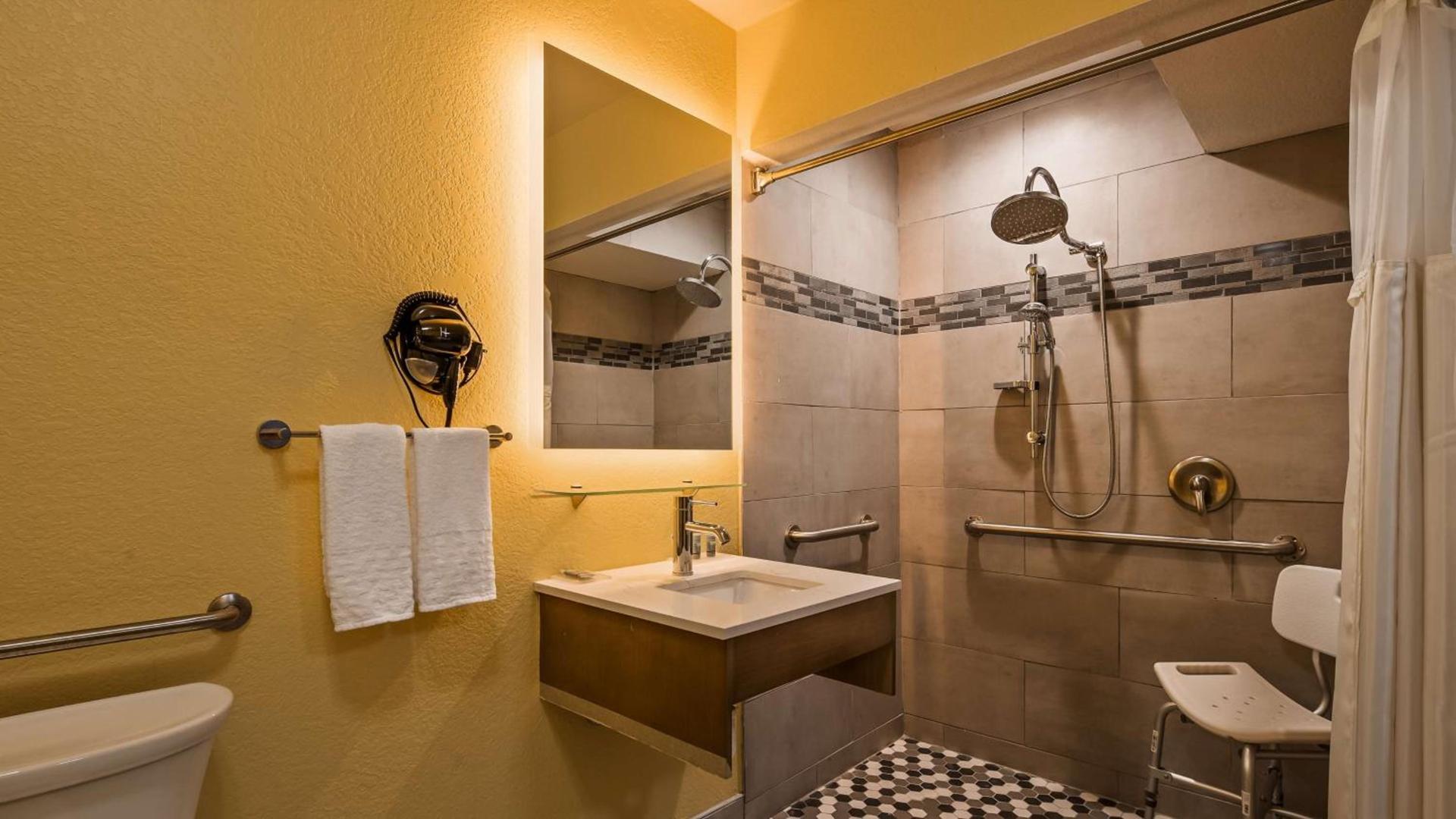 Best Western DeWitt photo 22