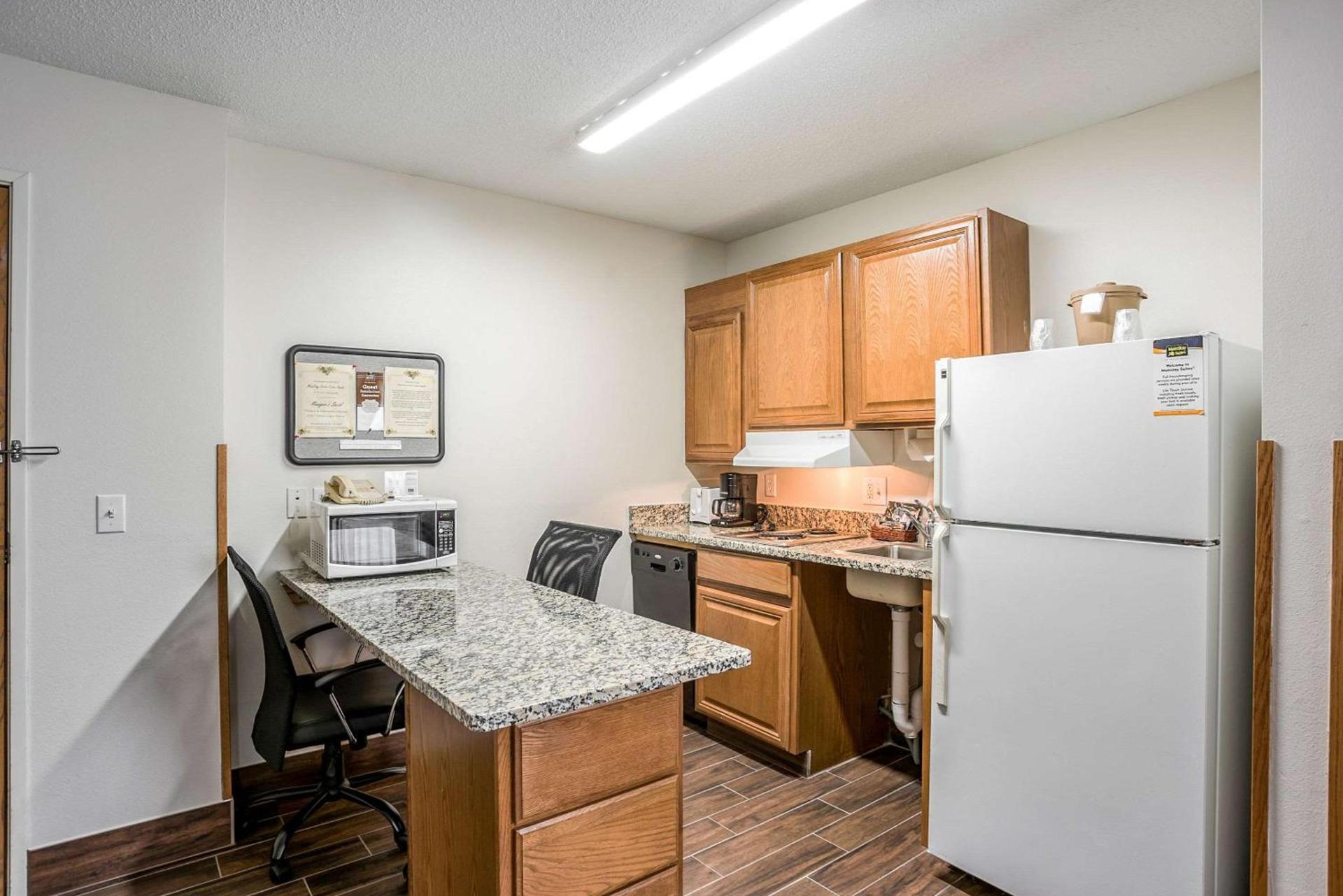 MainStay Suites Cedar Rapids North - Marion photo 43