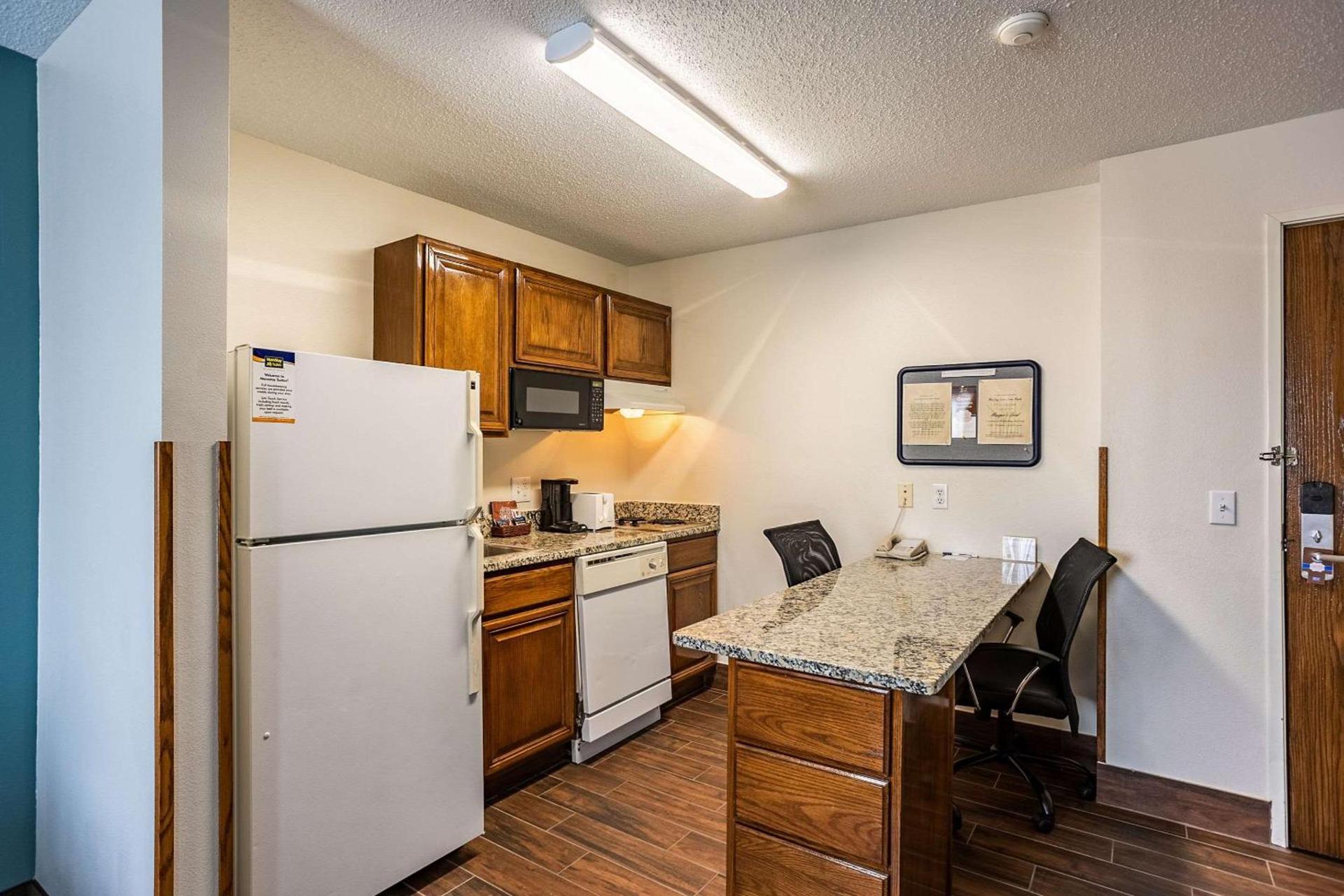 MainStay Suites Cedar Rapids North - Marion photo 40