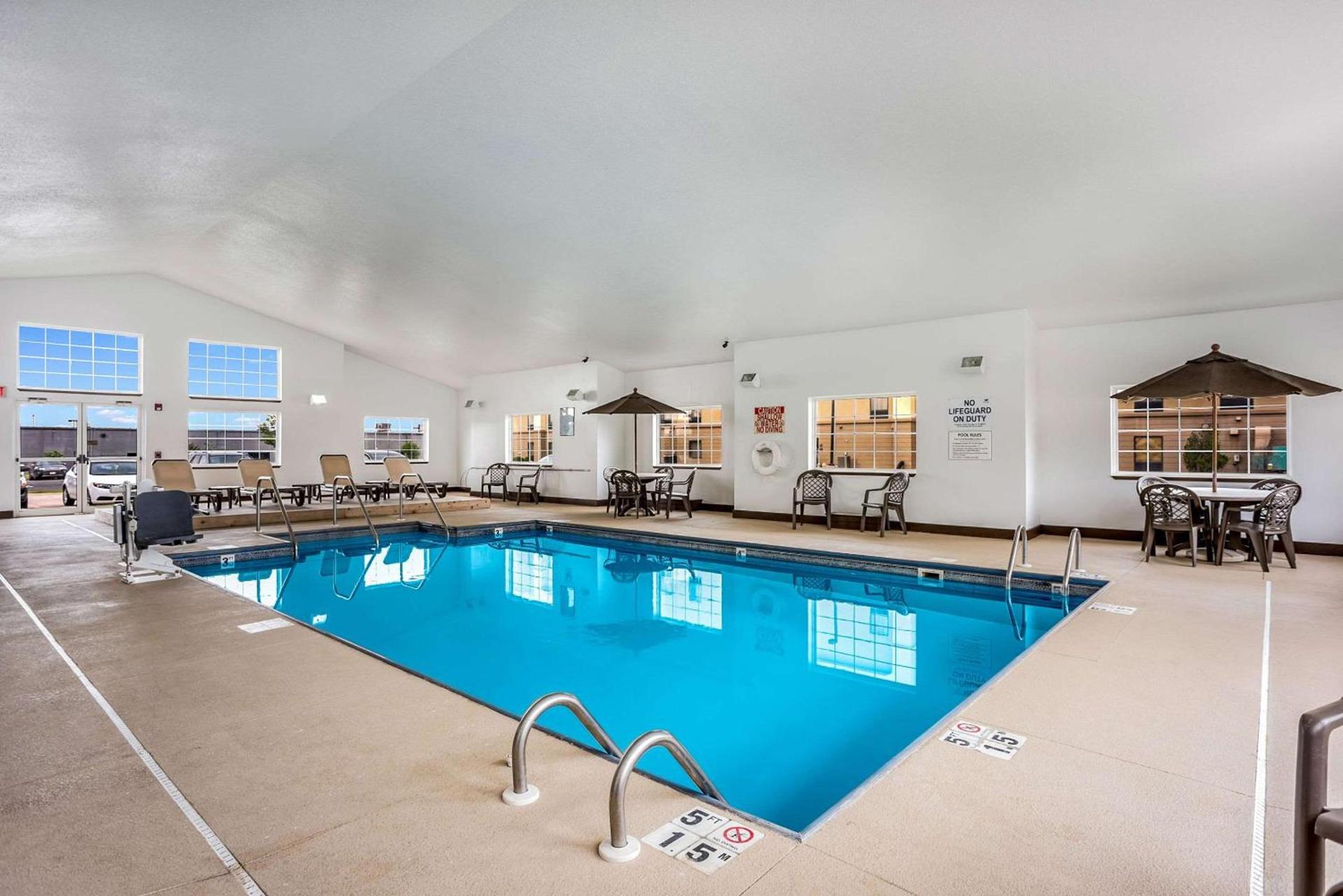 MainStay Suites Cedar Rapids North - Marion photo 37