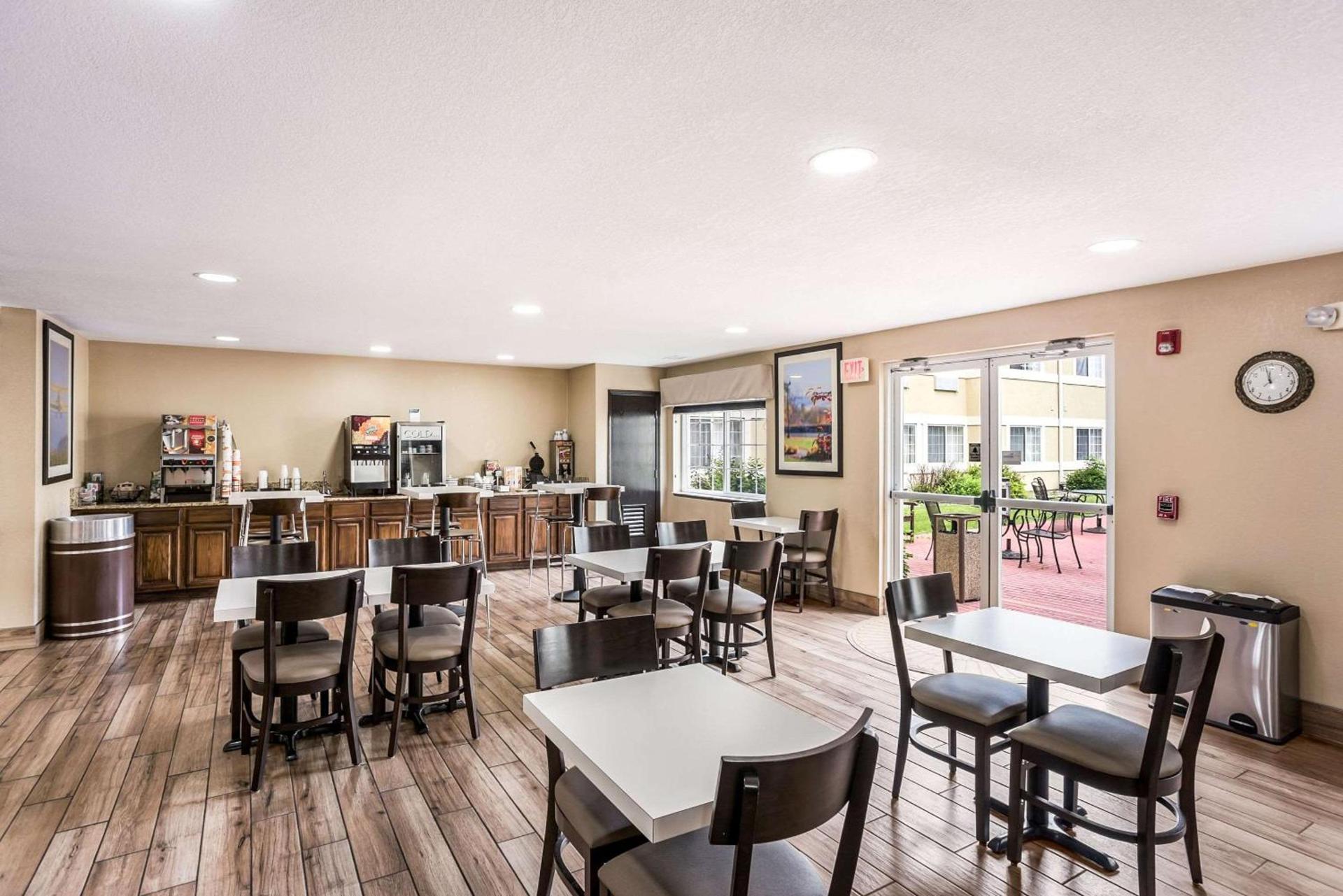 MainStay Suites Cedar Rapids North - Marion photo 35