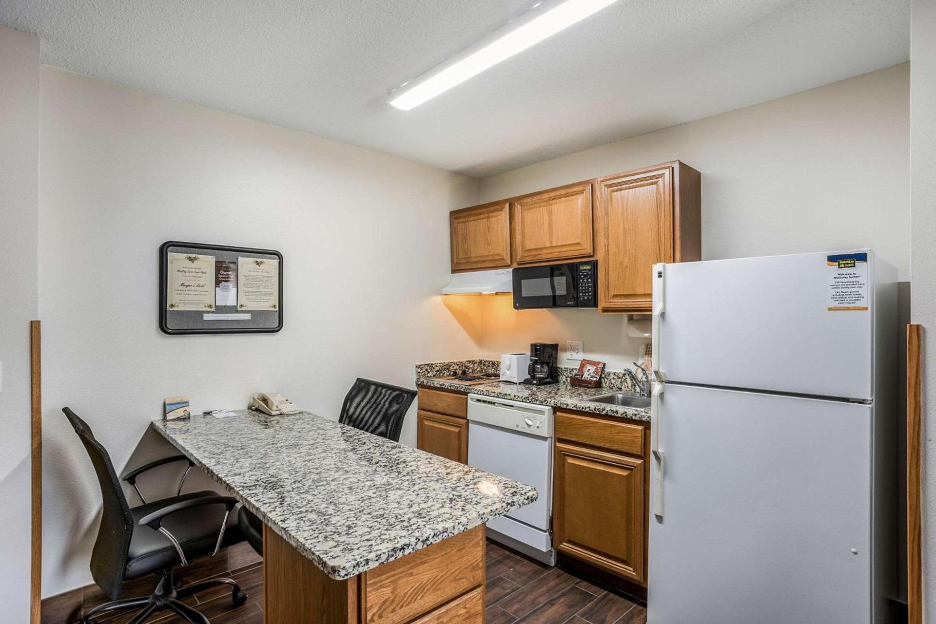 MainStay Suites Cedar Rapids North - Marion photo 31
