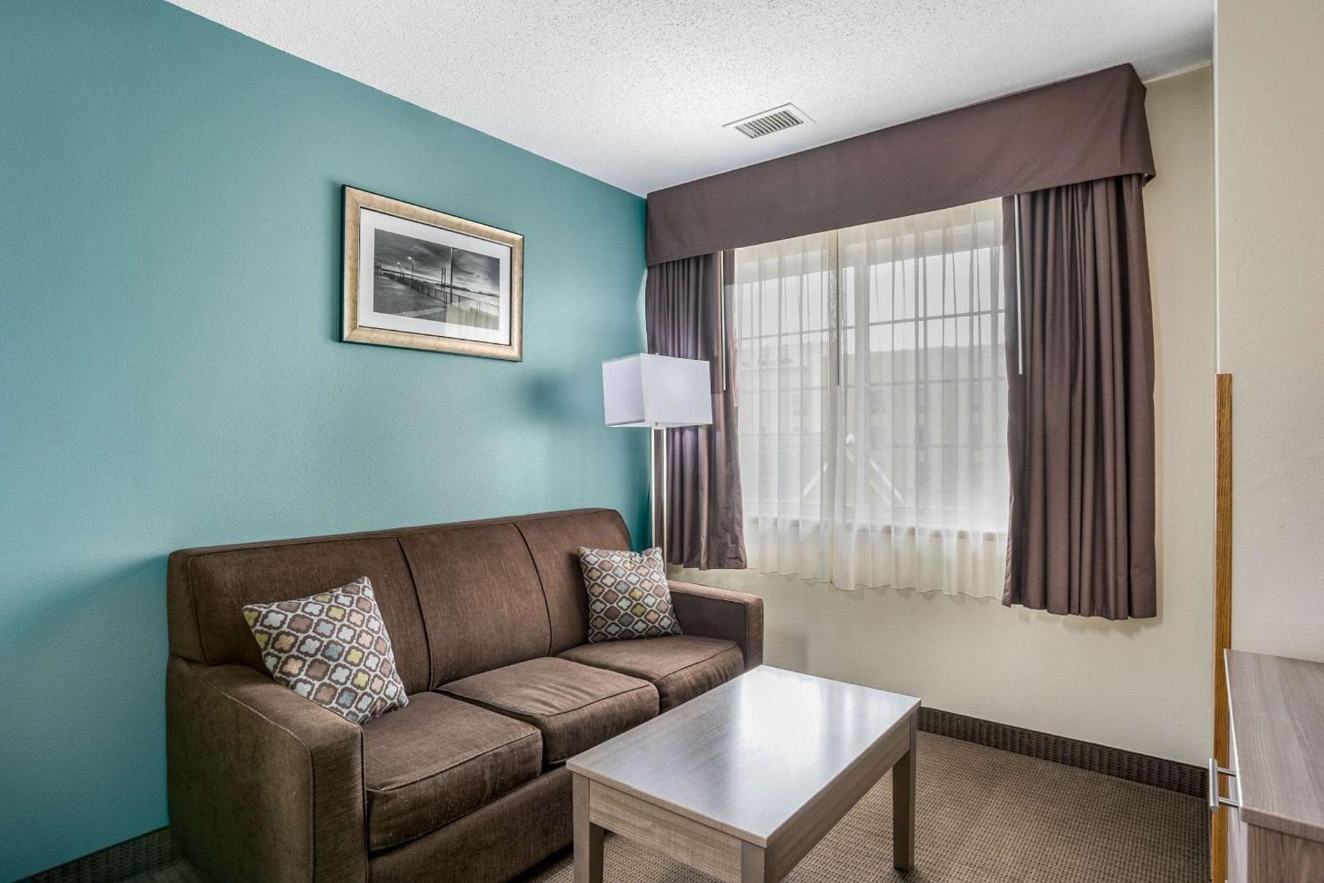 MainStay Suites Cedar Rapids North - Marion photo 28