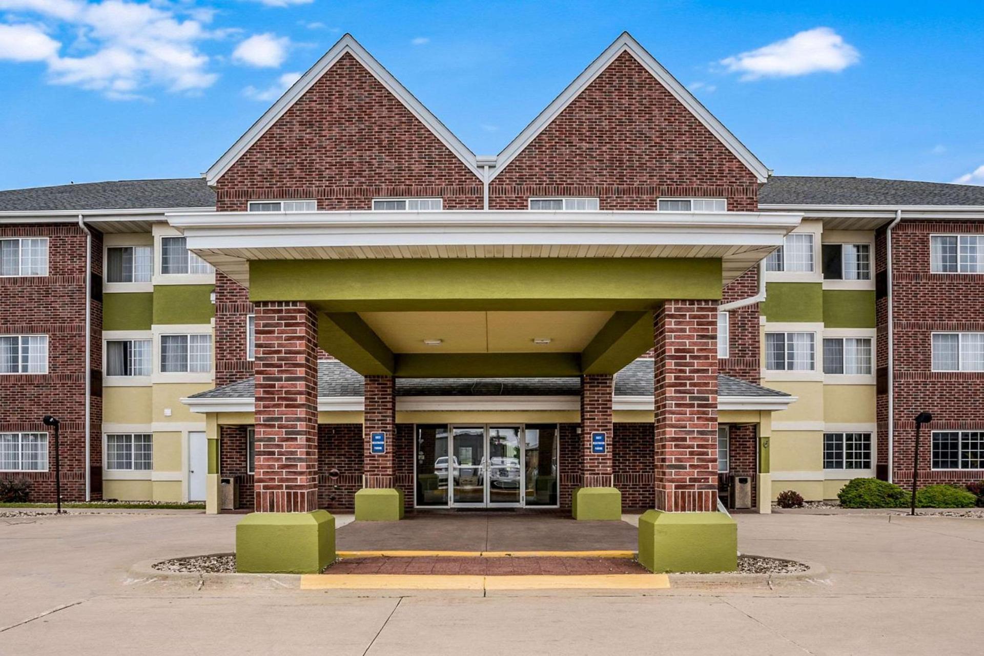MainStay Suites Cedar Rapids North - Marion photo 24