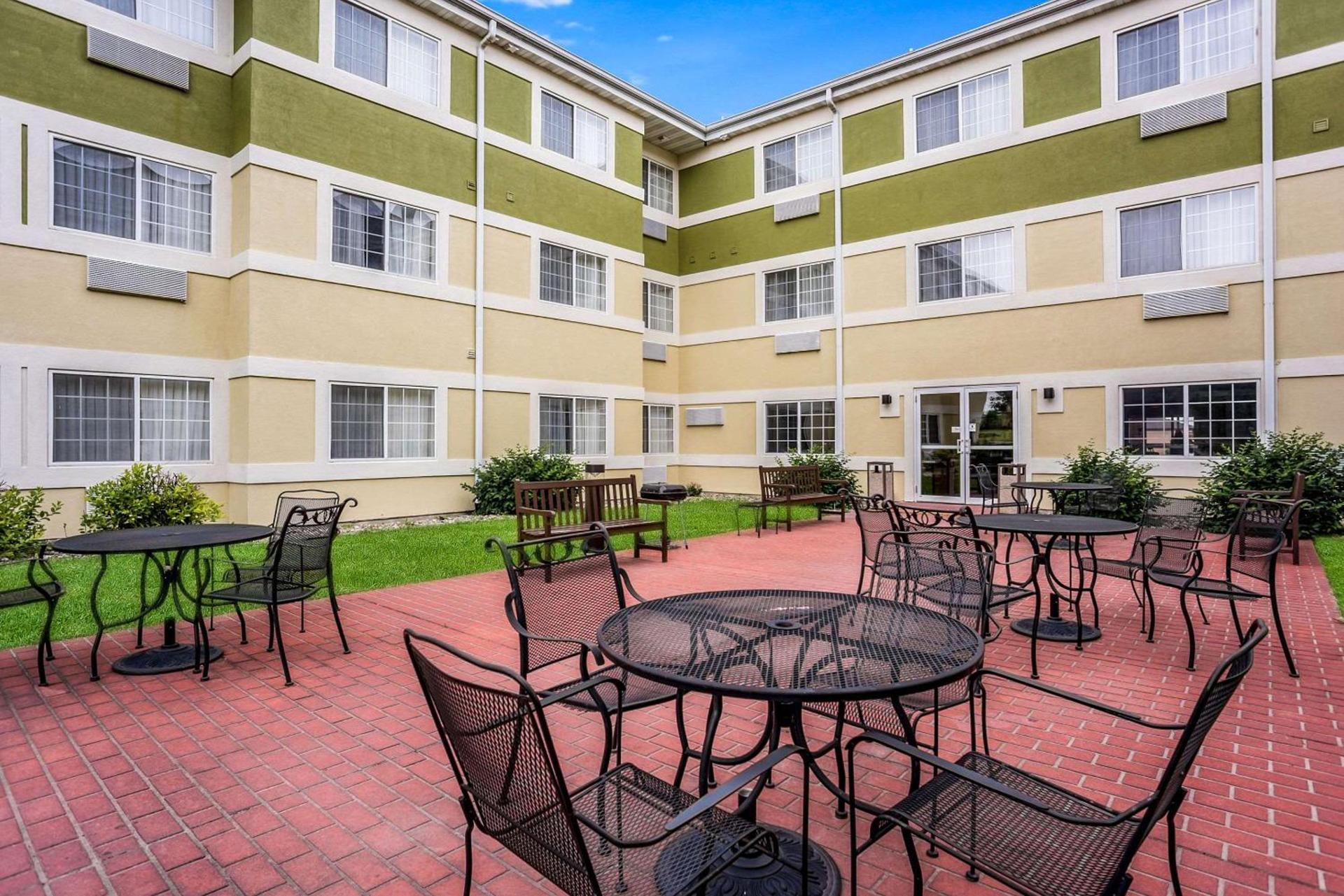 MainStay Suites Cedar Rapids North - Marion photo 23