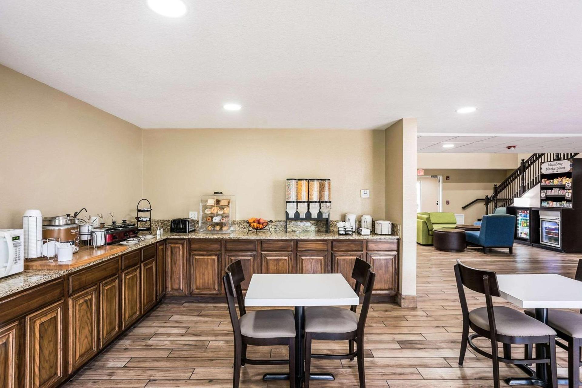 MainStay Suites Cedar Rapids North - Marion photo 19