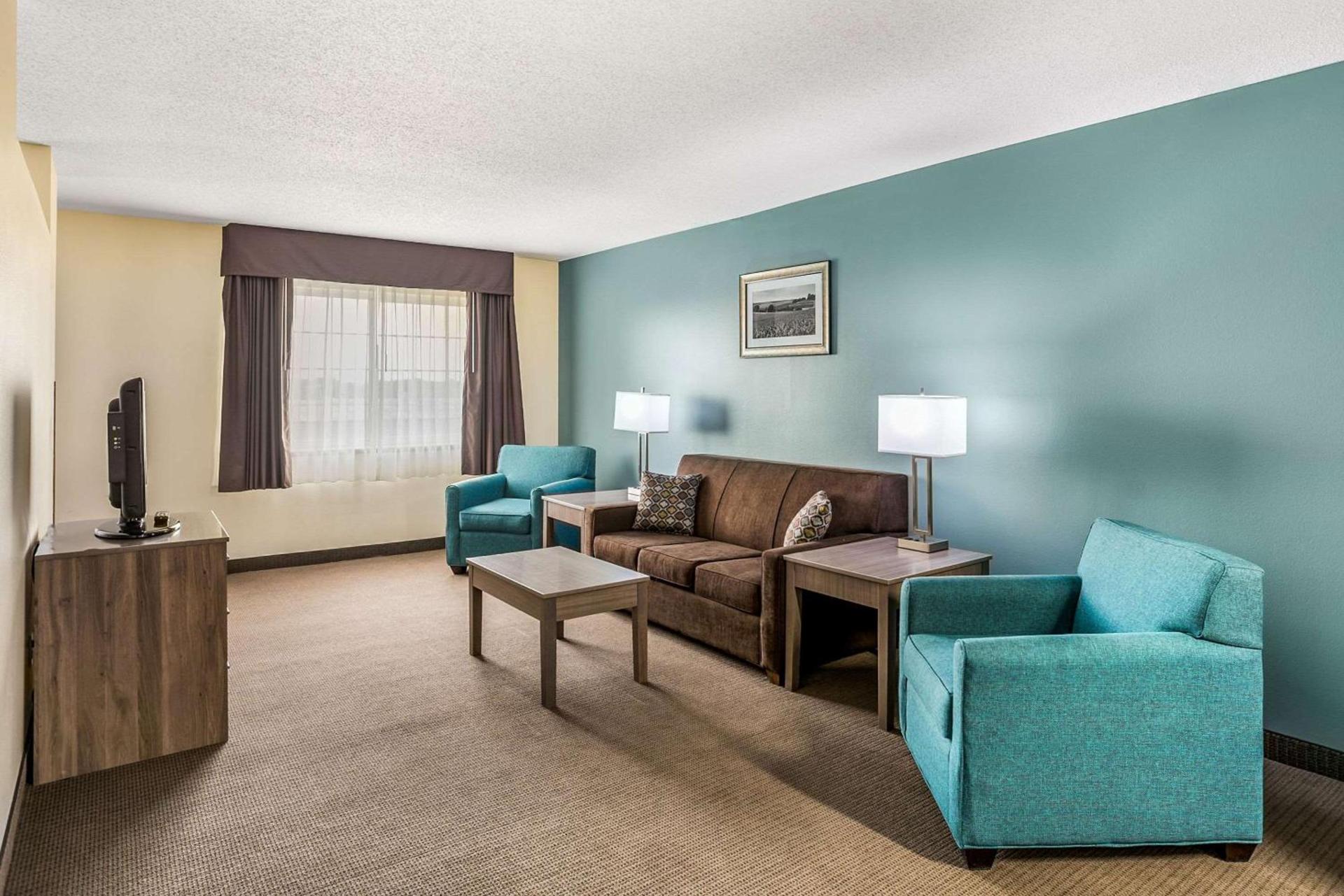 MainStay Suites Cedar Rapids North - Marion photo 15