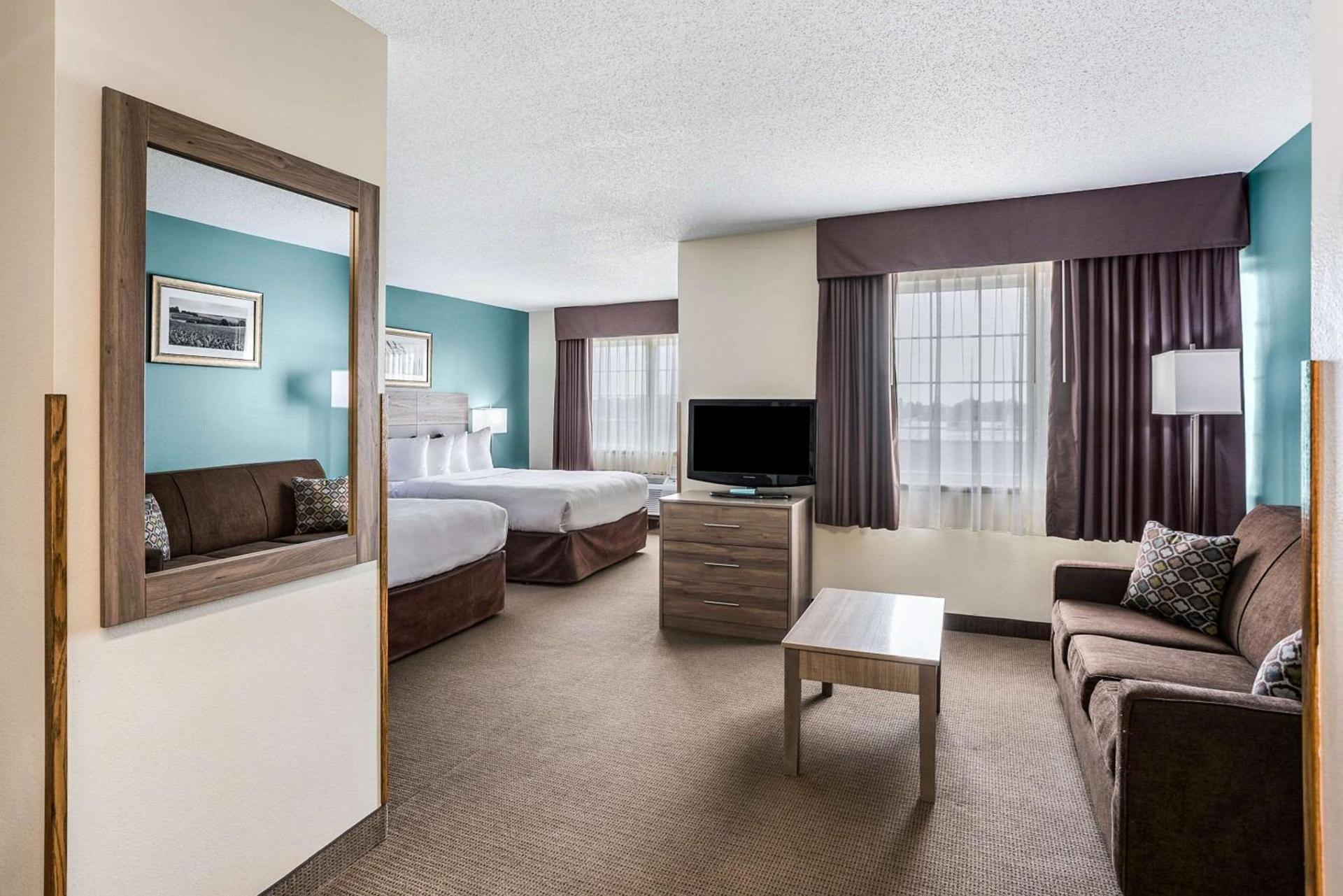 MainStay Suites Cedar Rapids North - Marion photo 12