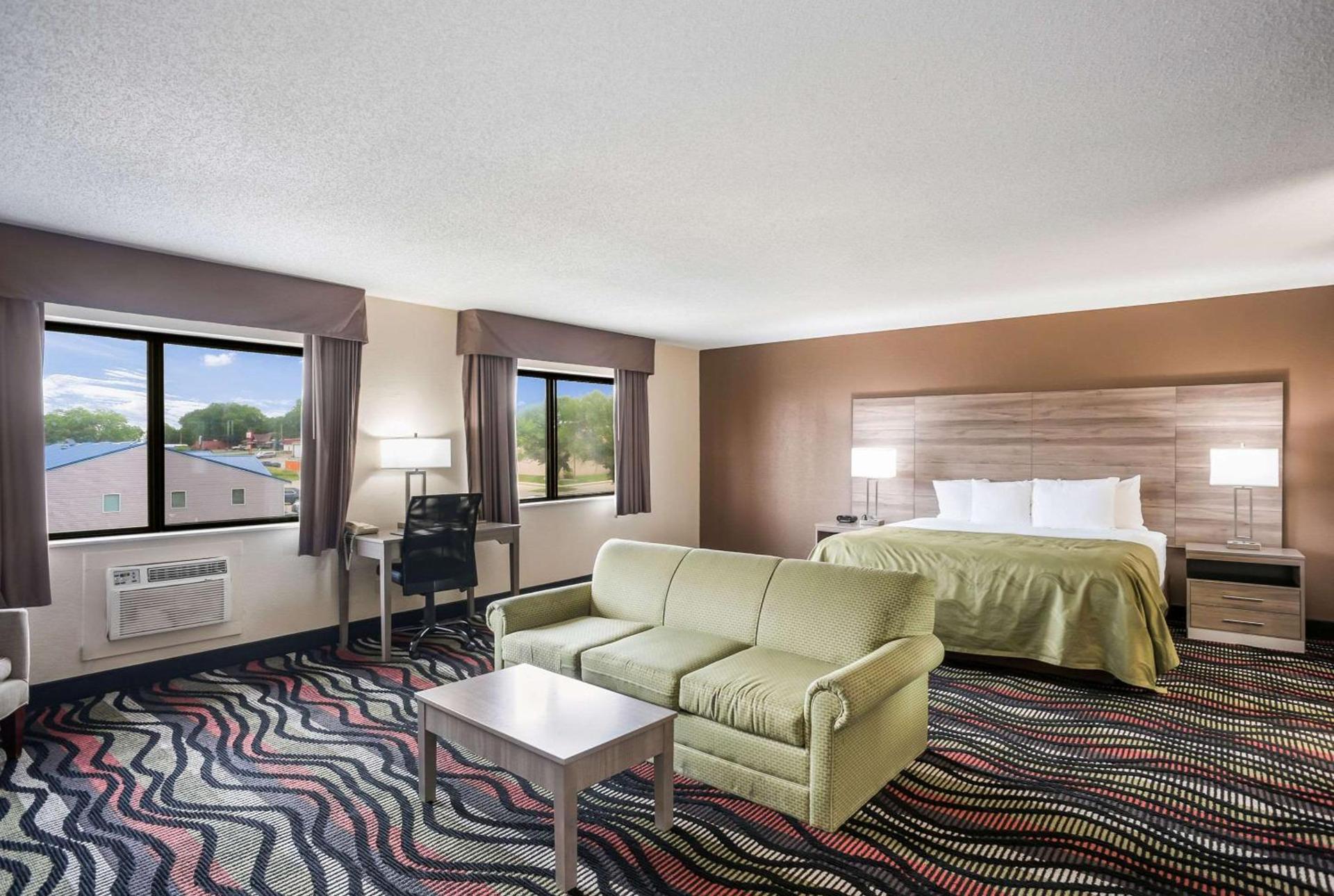Quality Inn Cedar Rapids South photo 5