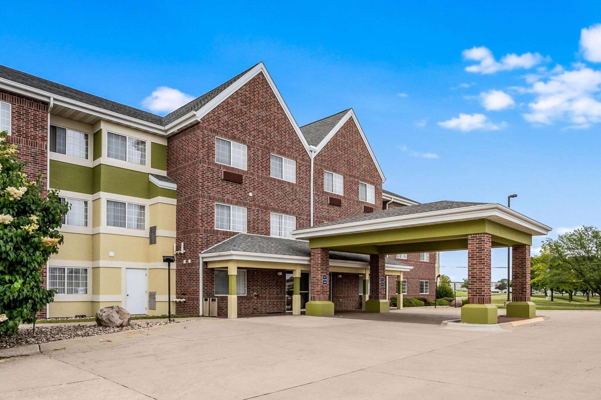 MainStay Suites Cedar Rapids North - Marion photo 10