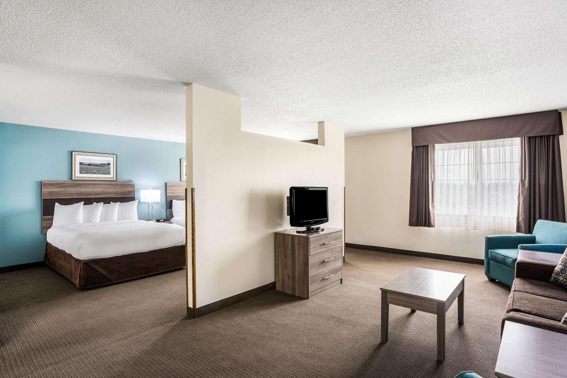 MainStay Suites Cedar Rapids North - Marion photo 7