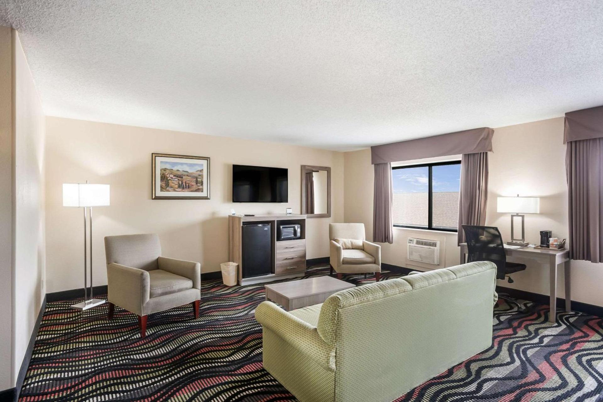 Quality Inn Cedar Rapids South photo 3