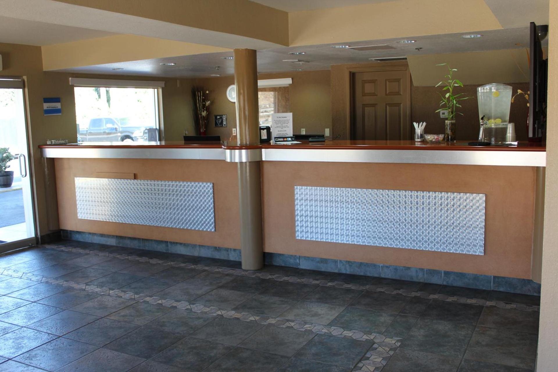 Cajon Pass Inn photo 5