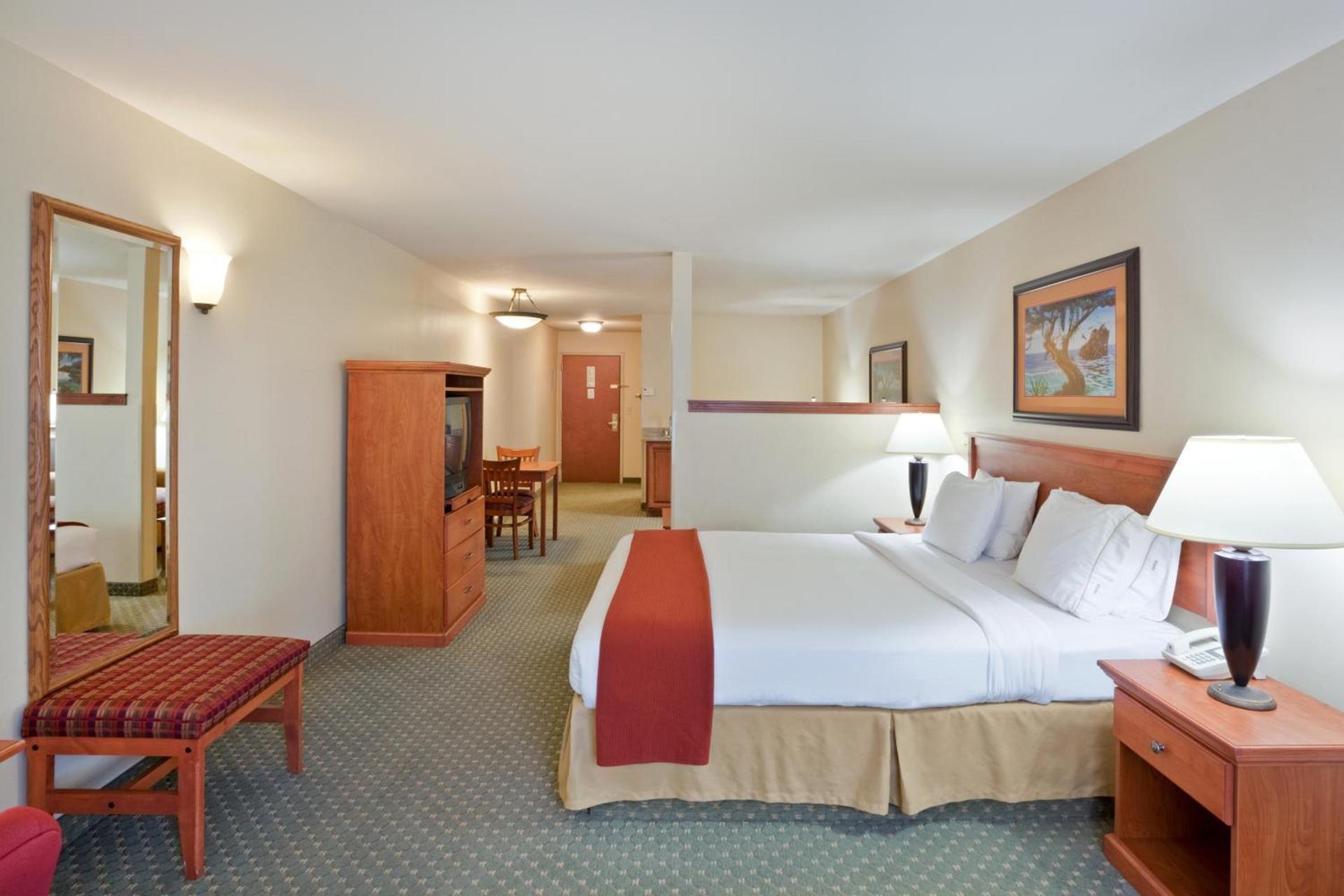 Triple Play Resort Hotel & Suites photo 9
