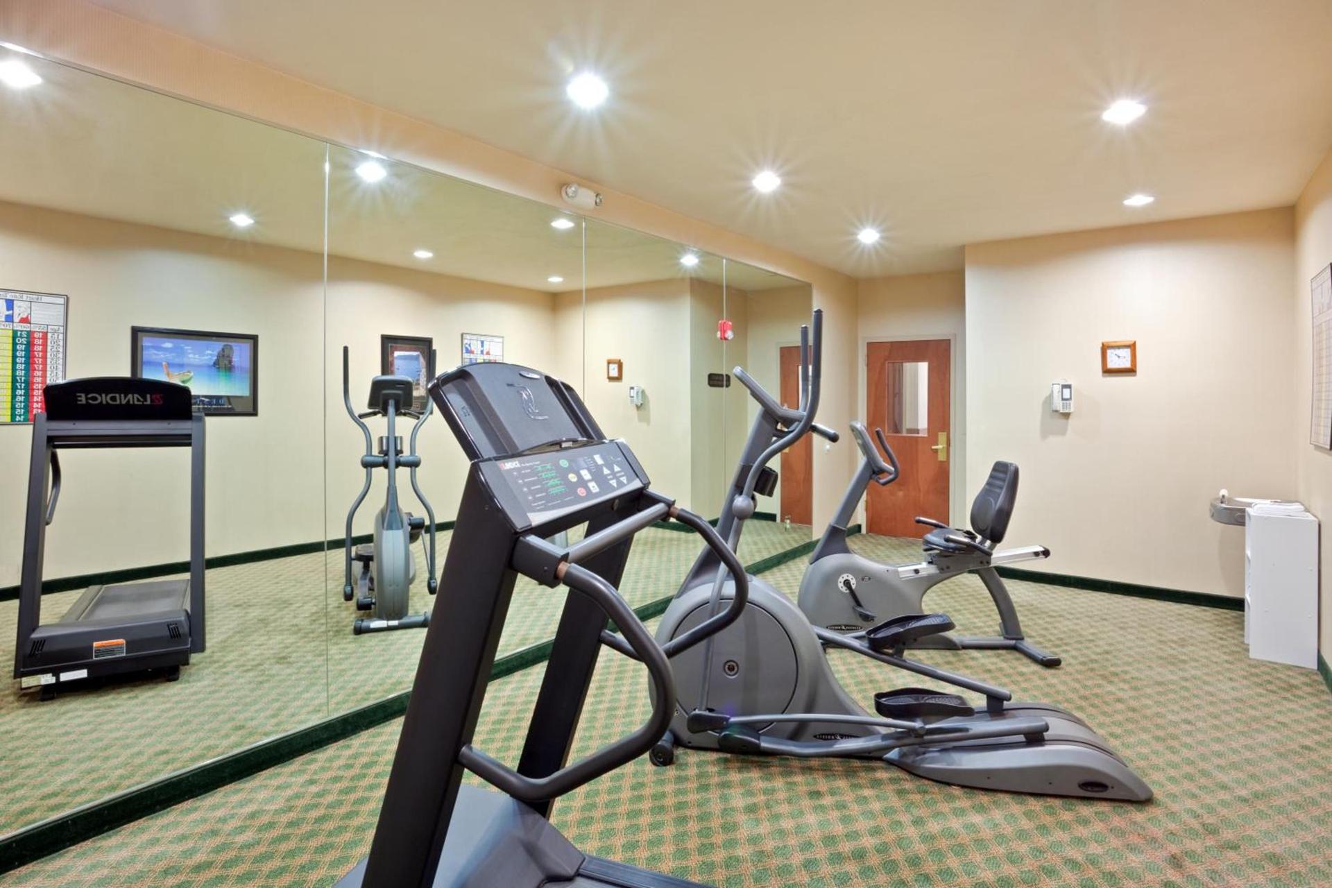 Triple Play Resort Hotel & Suites photo 16