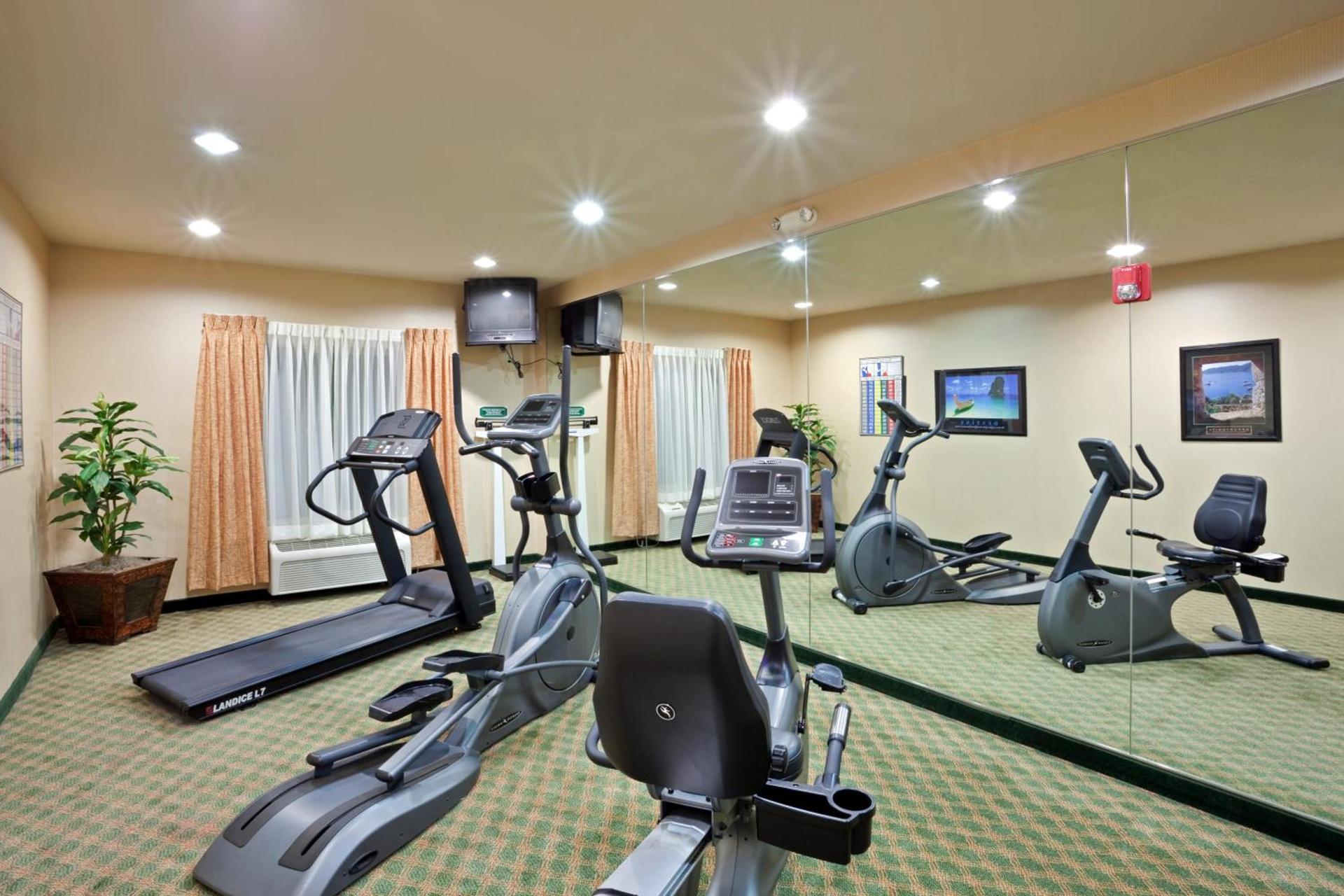 Triple Play Resort Hotel & Suites photo 17