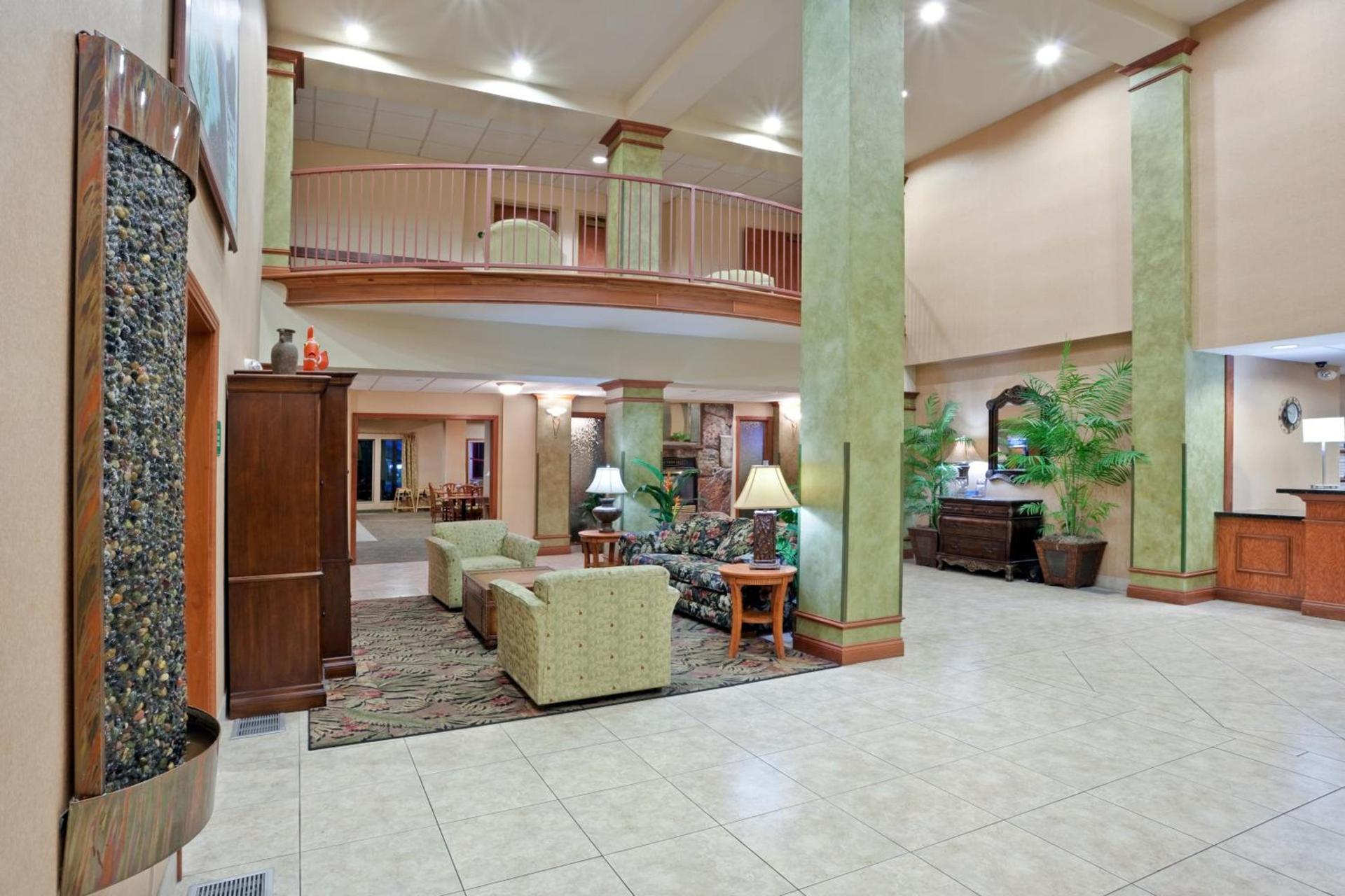 Triple Play Resort Hotel & Suites photo 5