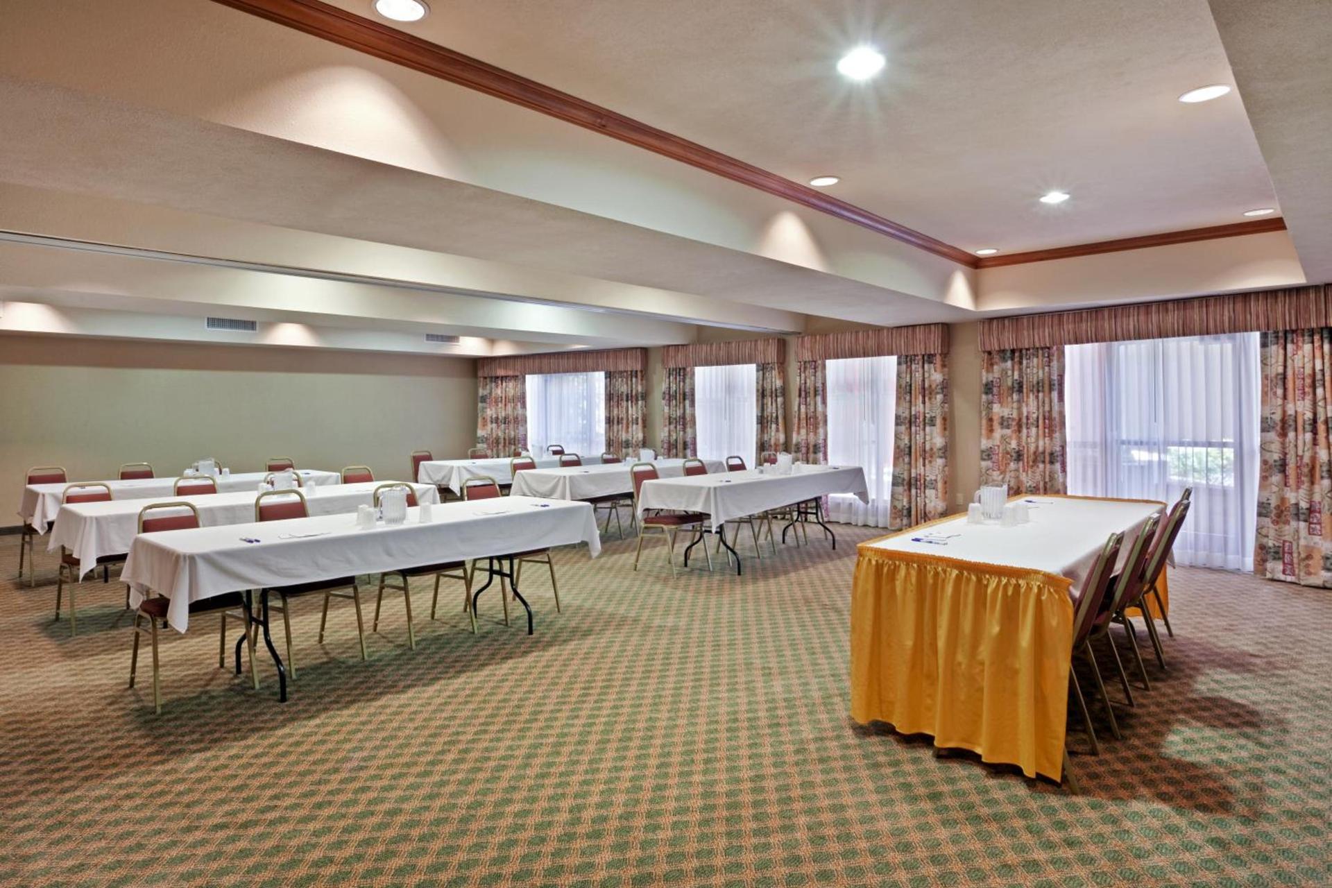 Triple Play Resort Hotel & Suites photo 27