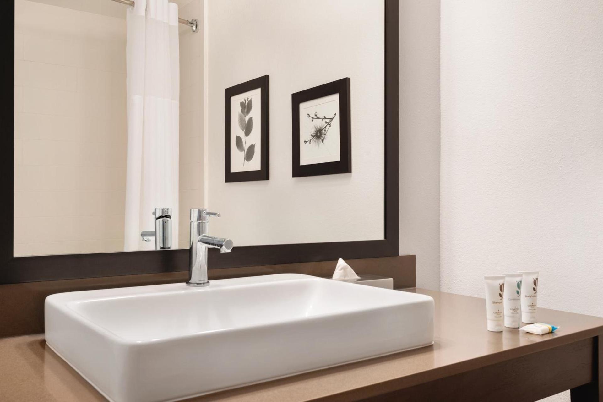 Country Inn & Suites by Radisson, Savannah Midtown, GA photo 39