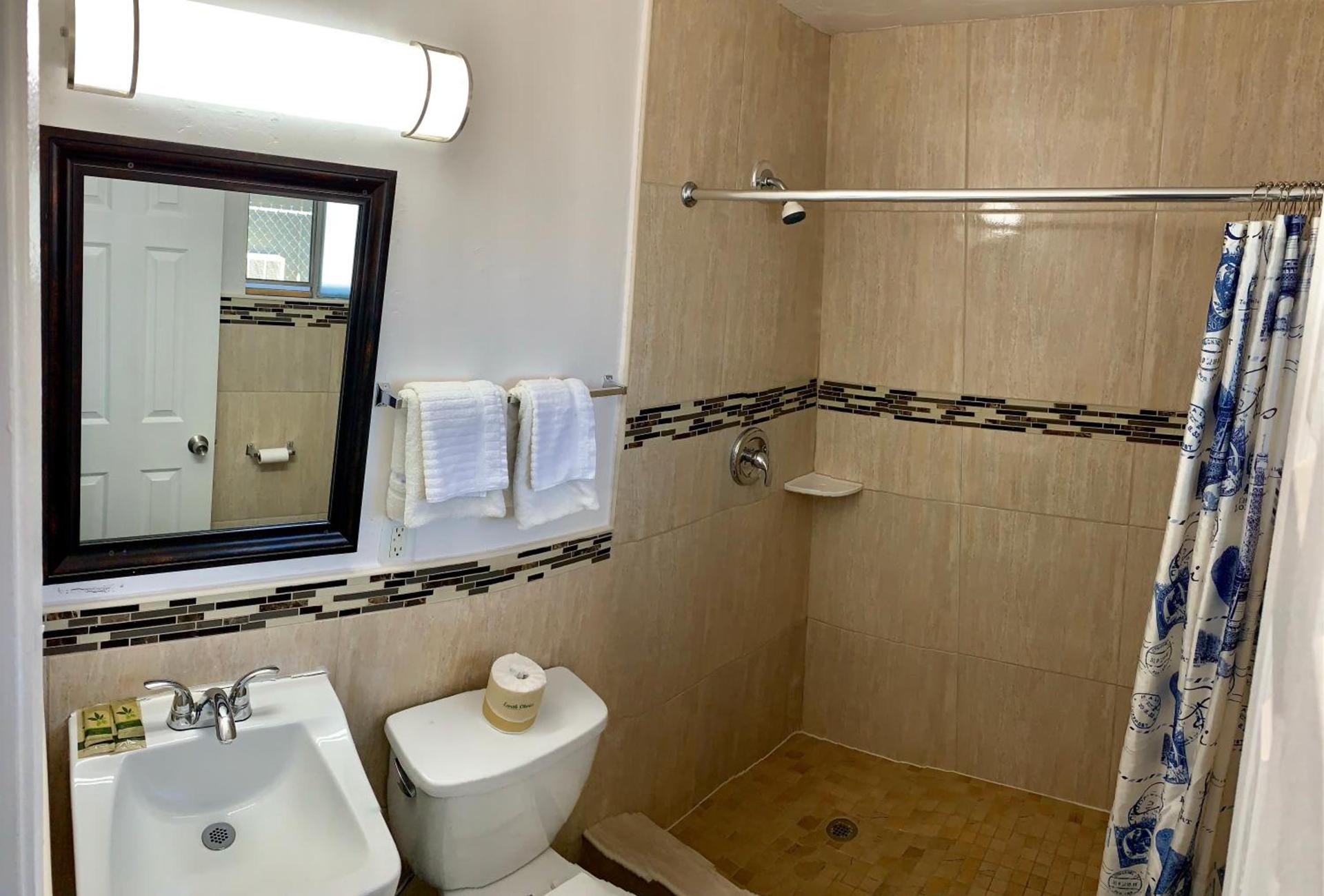 Walden Motel photo 30
