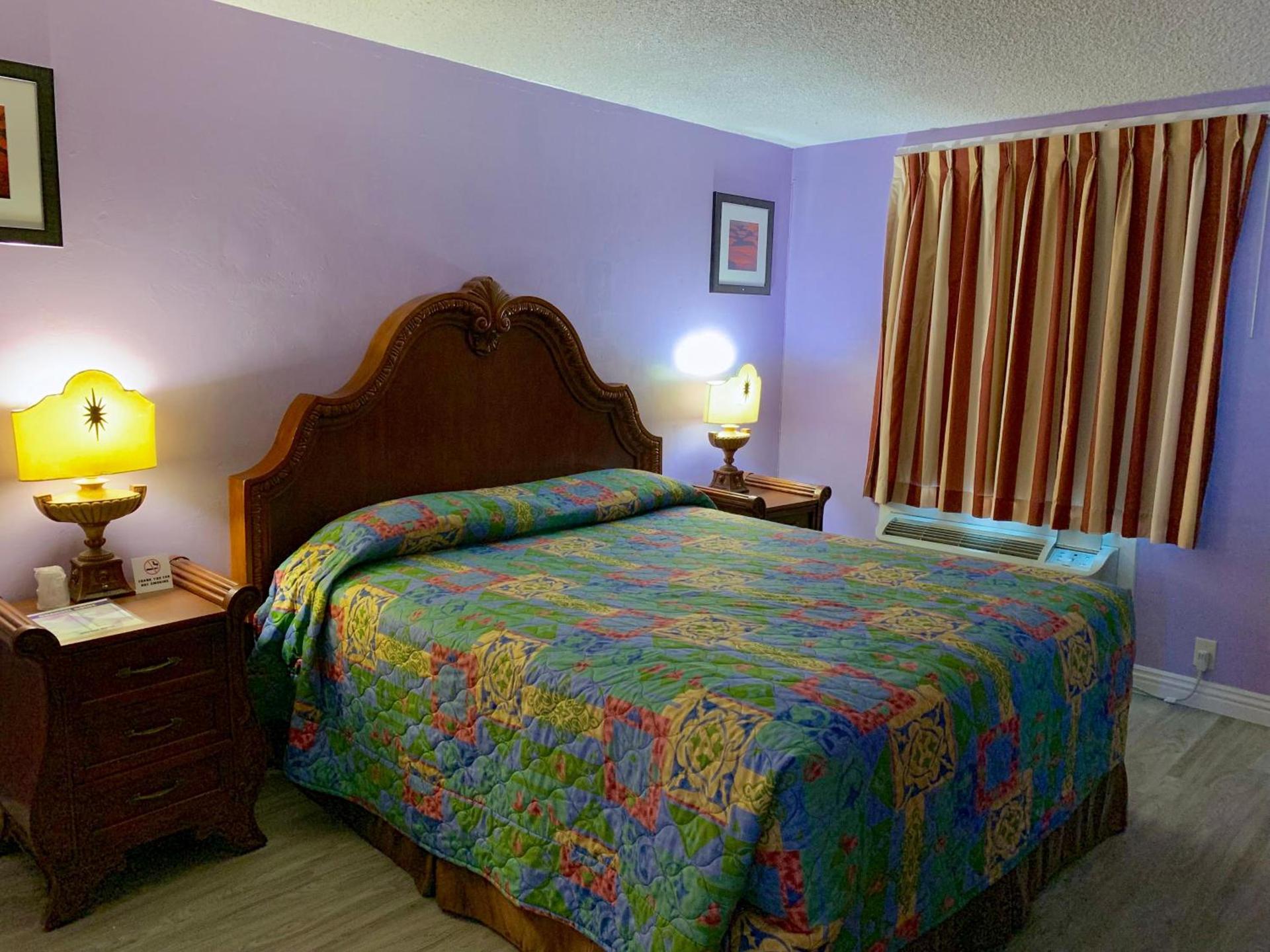 Walden Motel photo 14