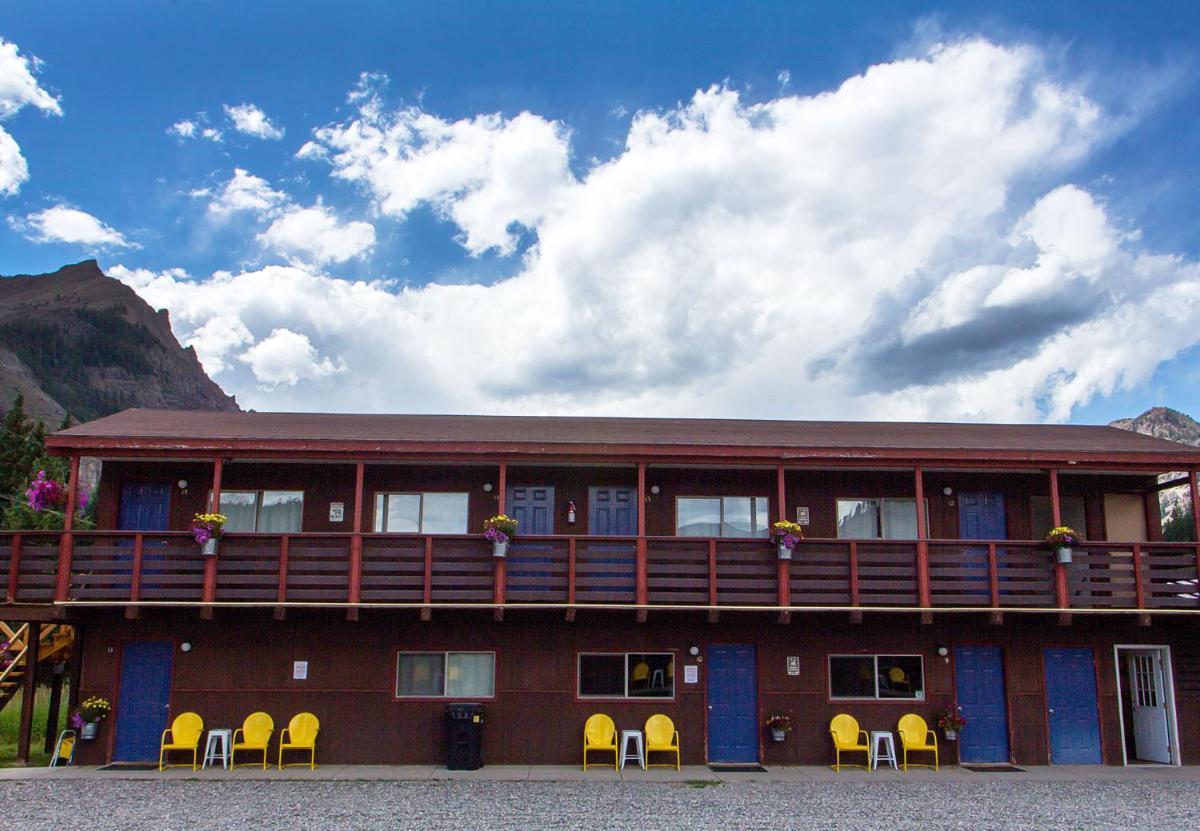 High Country Motel and Cabins photo 3