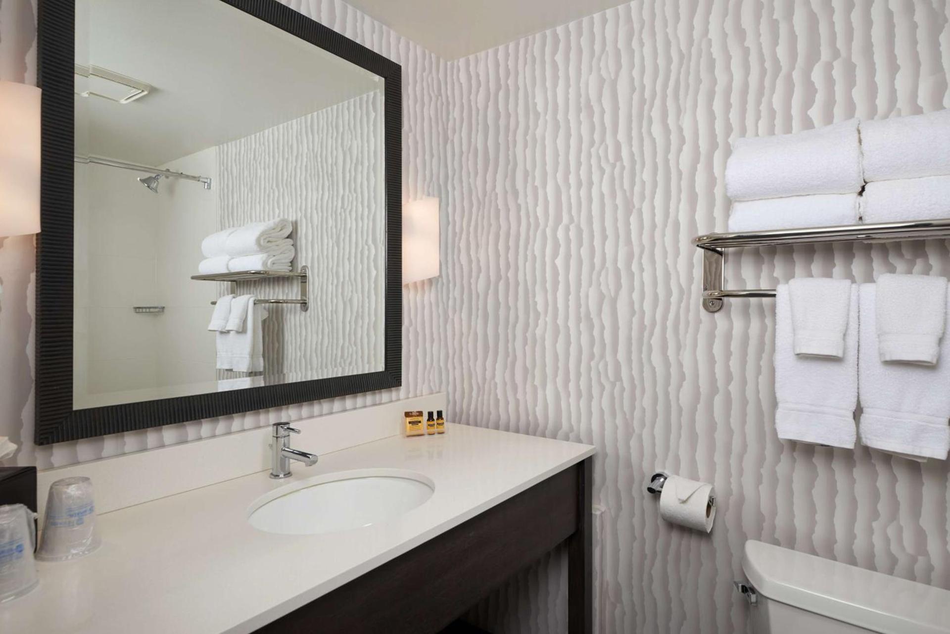 Best Western Plus Agate Beach Inn photo 45