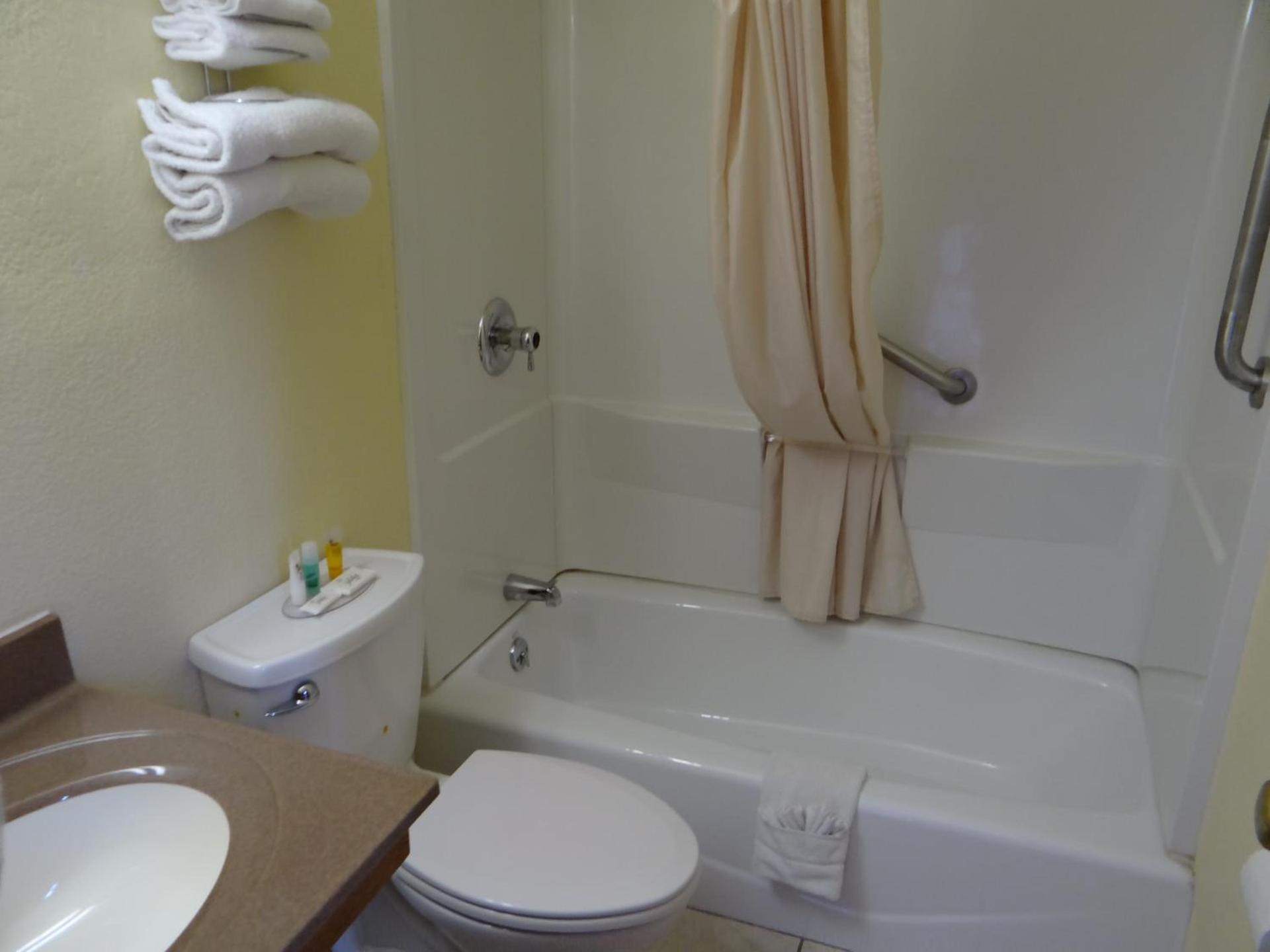 American Inn photo 7