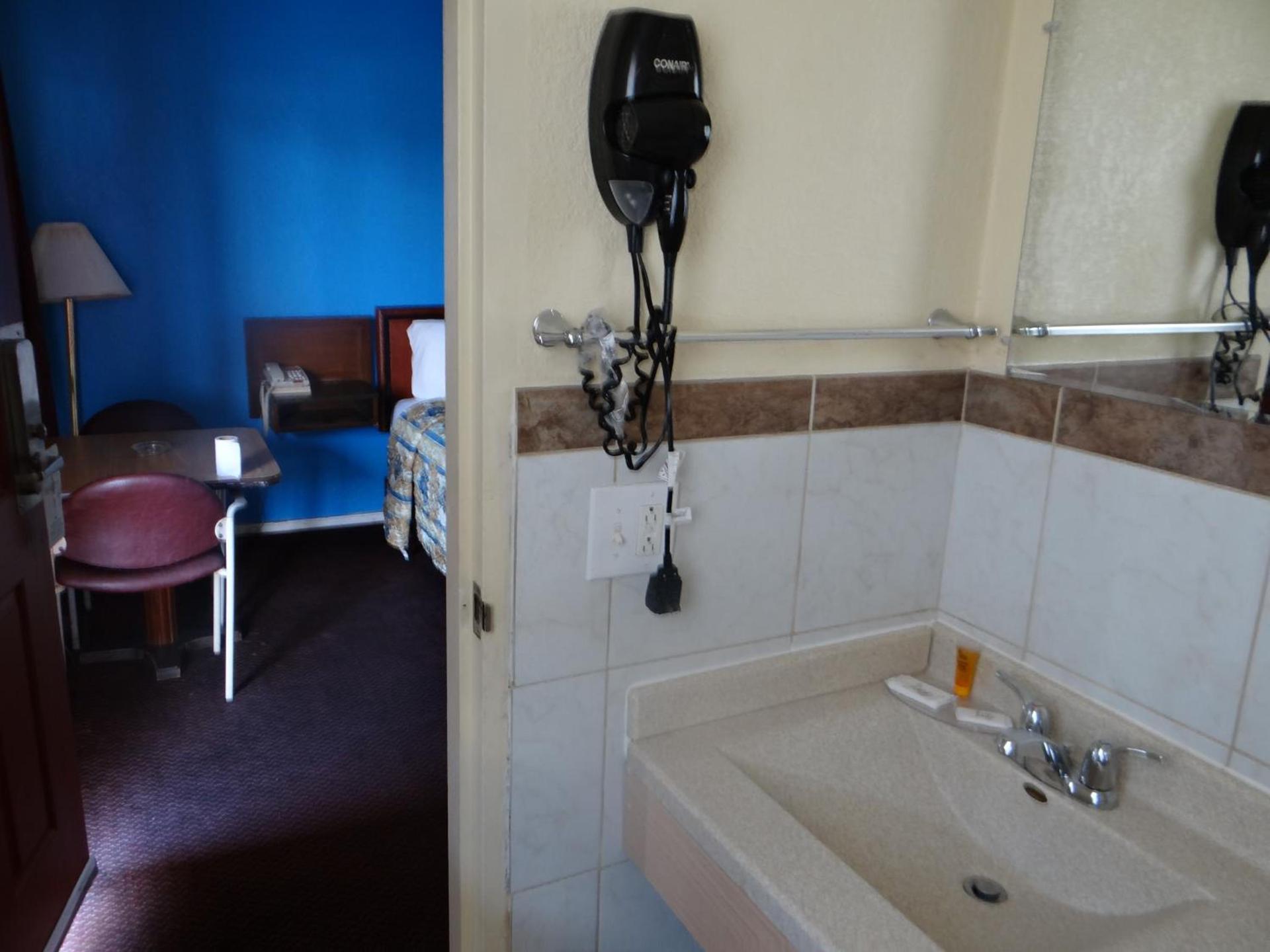 American Inn photo 21