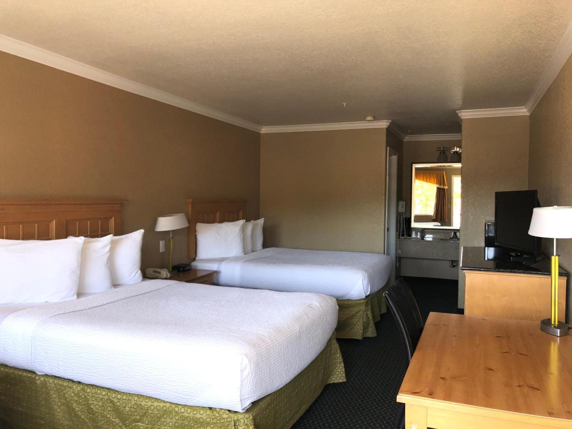 Lake Point Lodge photo 7