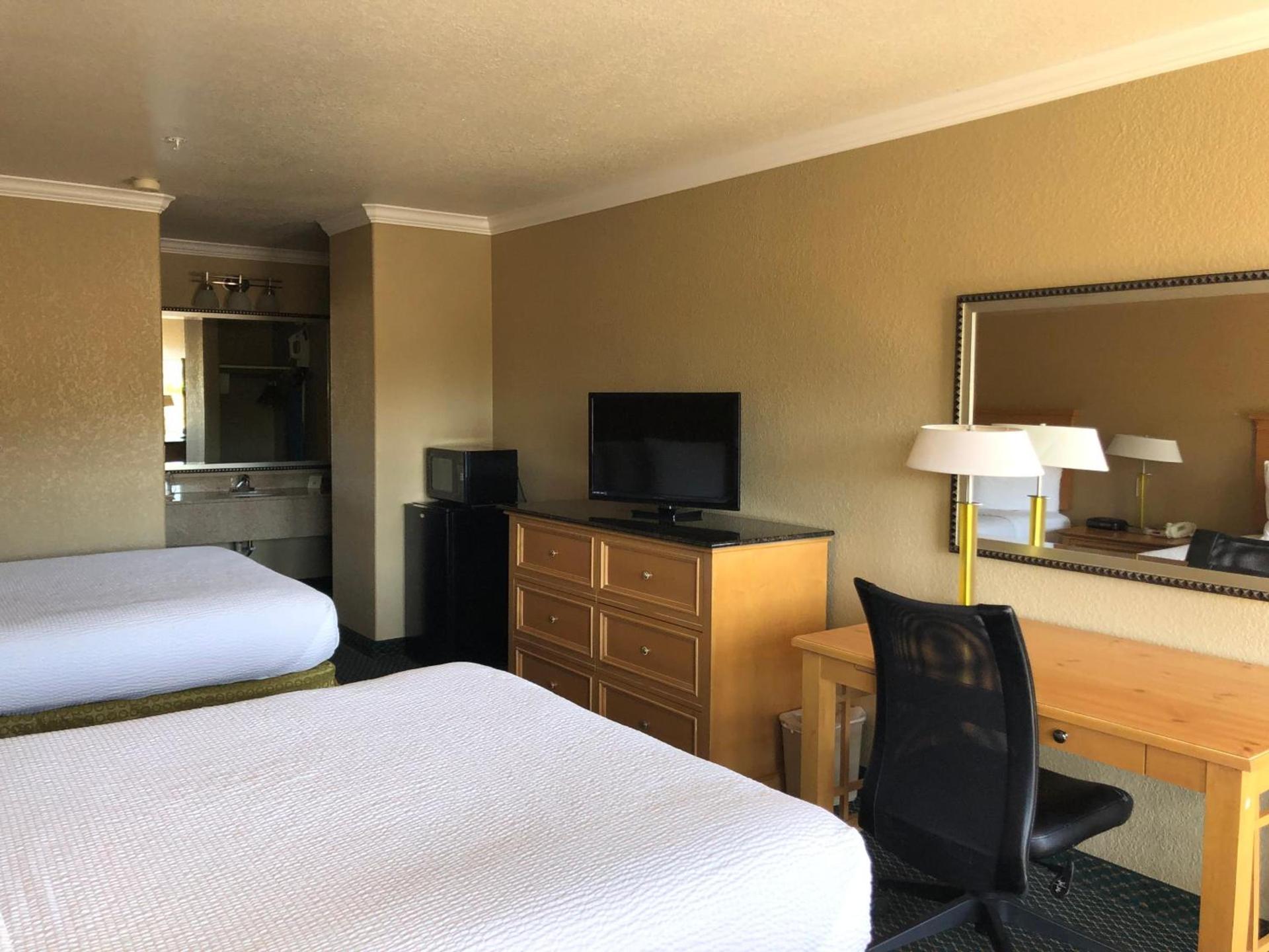 Lake Point Lodge photo 11