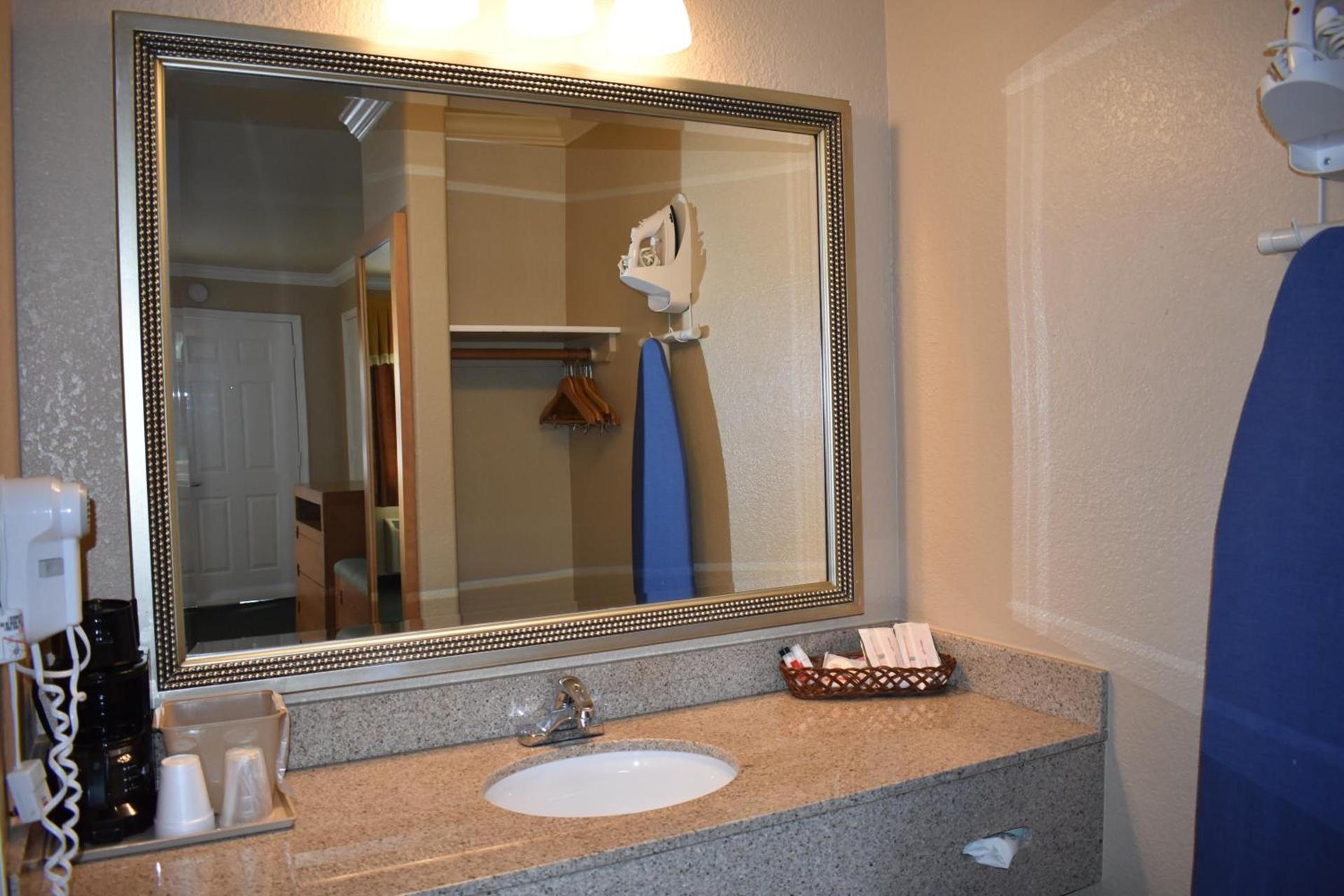 Lake Point Lodge photo 18