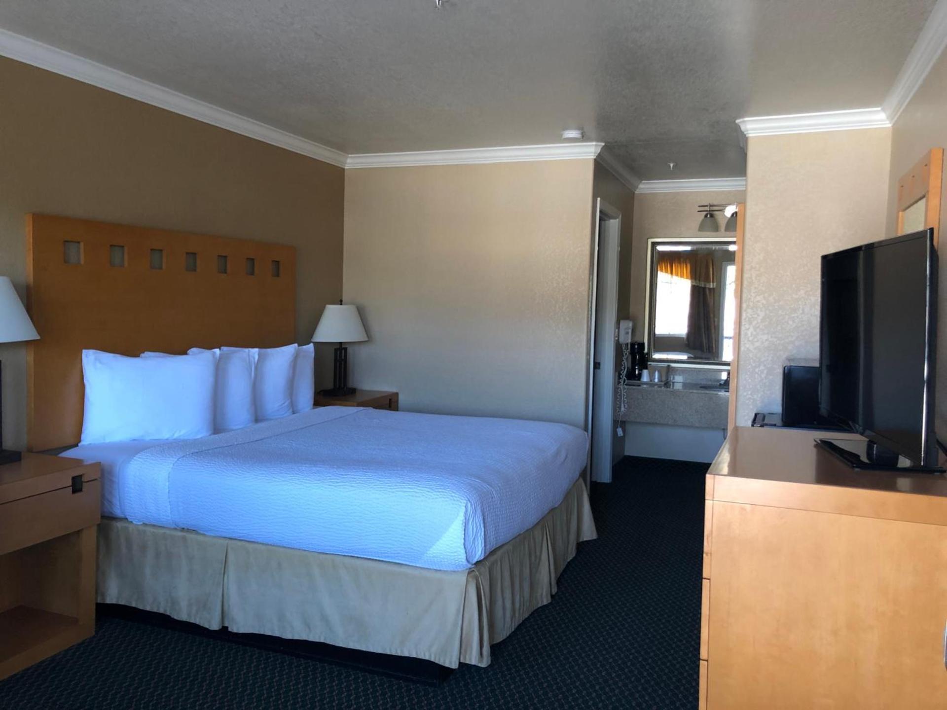 Lake Point Lodge photo 9